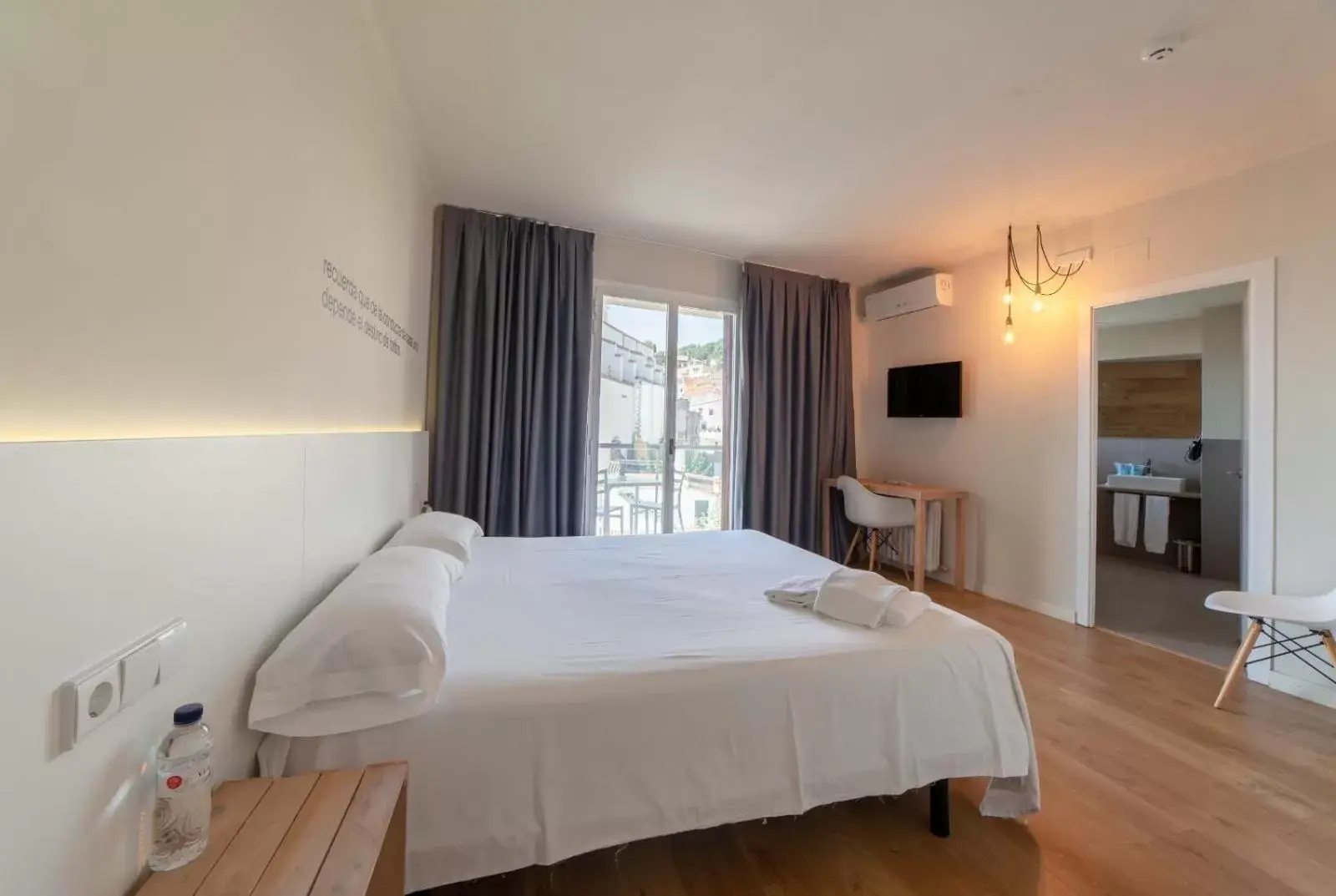 Bed, Room Photo in Dynamic Hotels Caldetes Barcelona