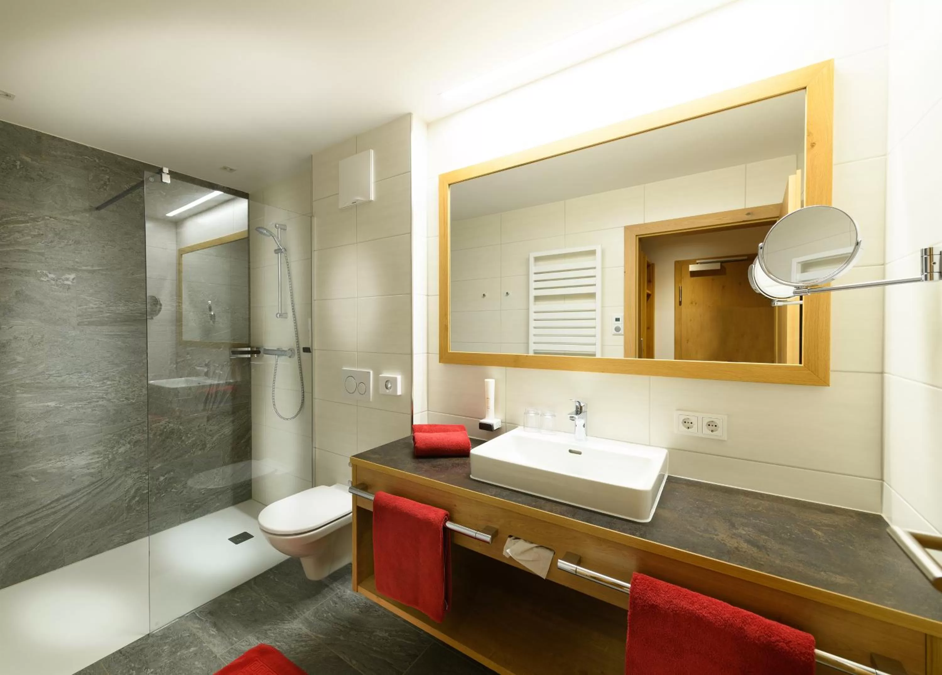 Shower in Appartement-Pension Kendlbacher