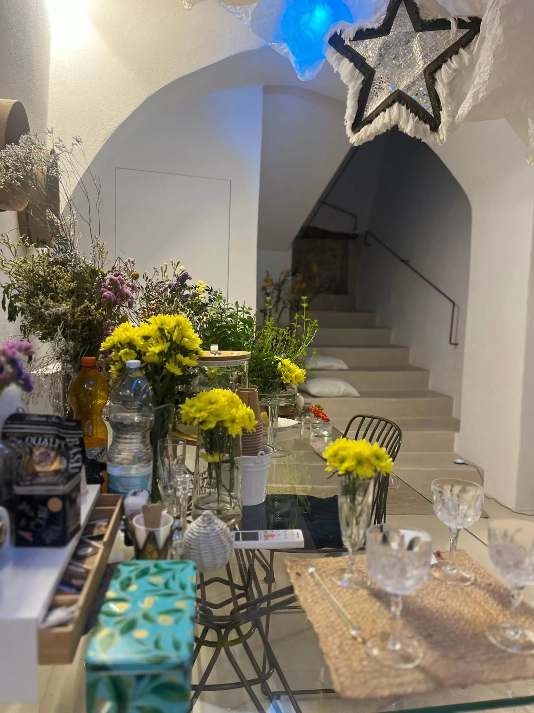 Hydria guest house art gallery