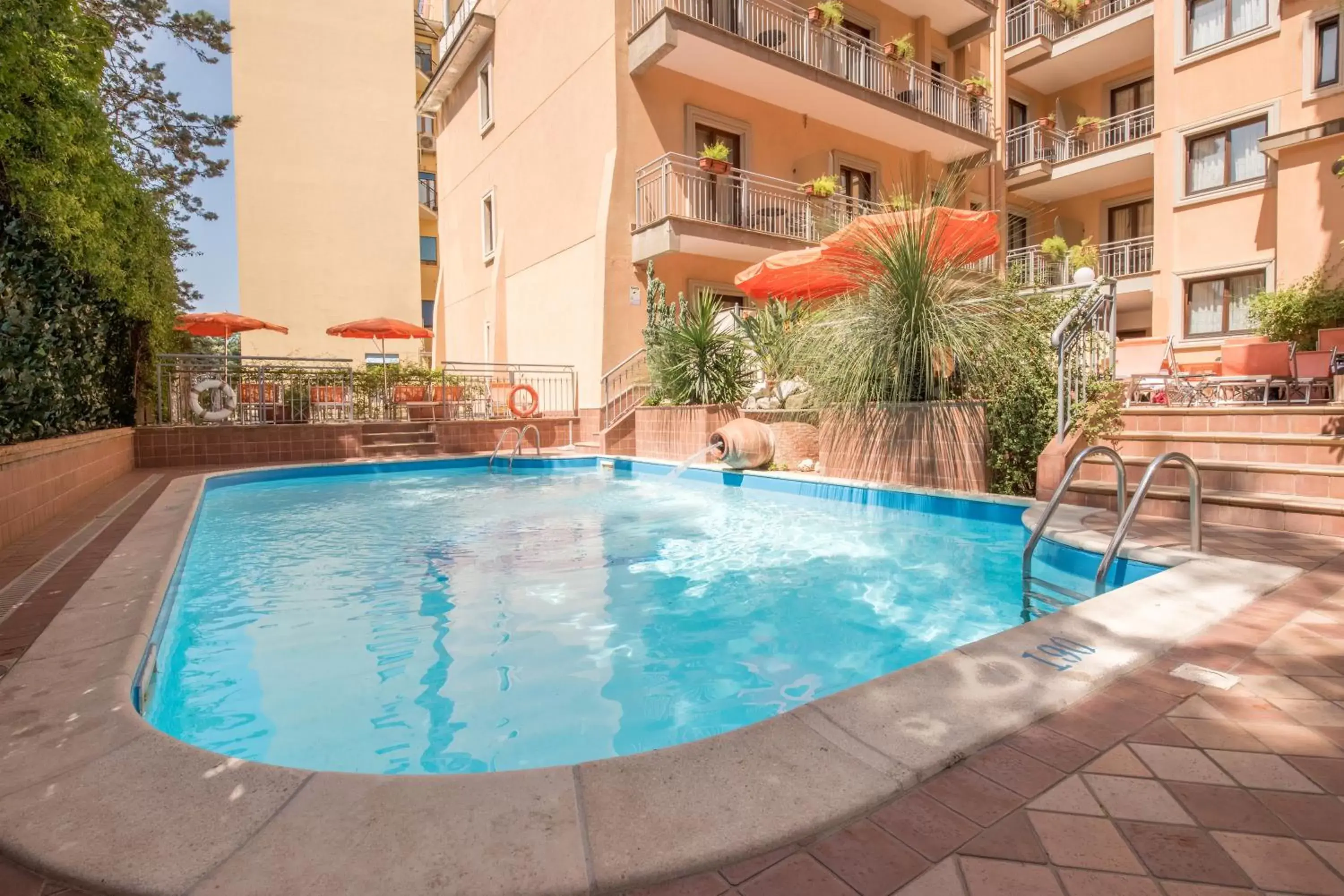 Swimming Pool in Hotel Michelangelo