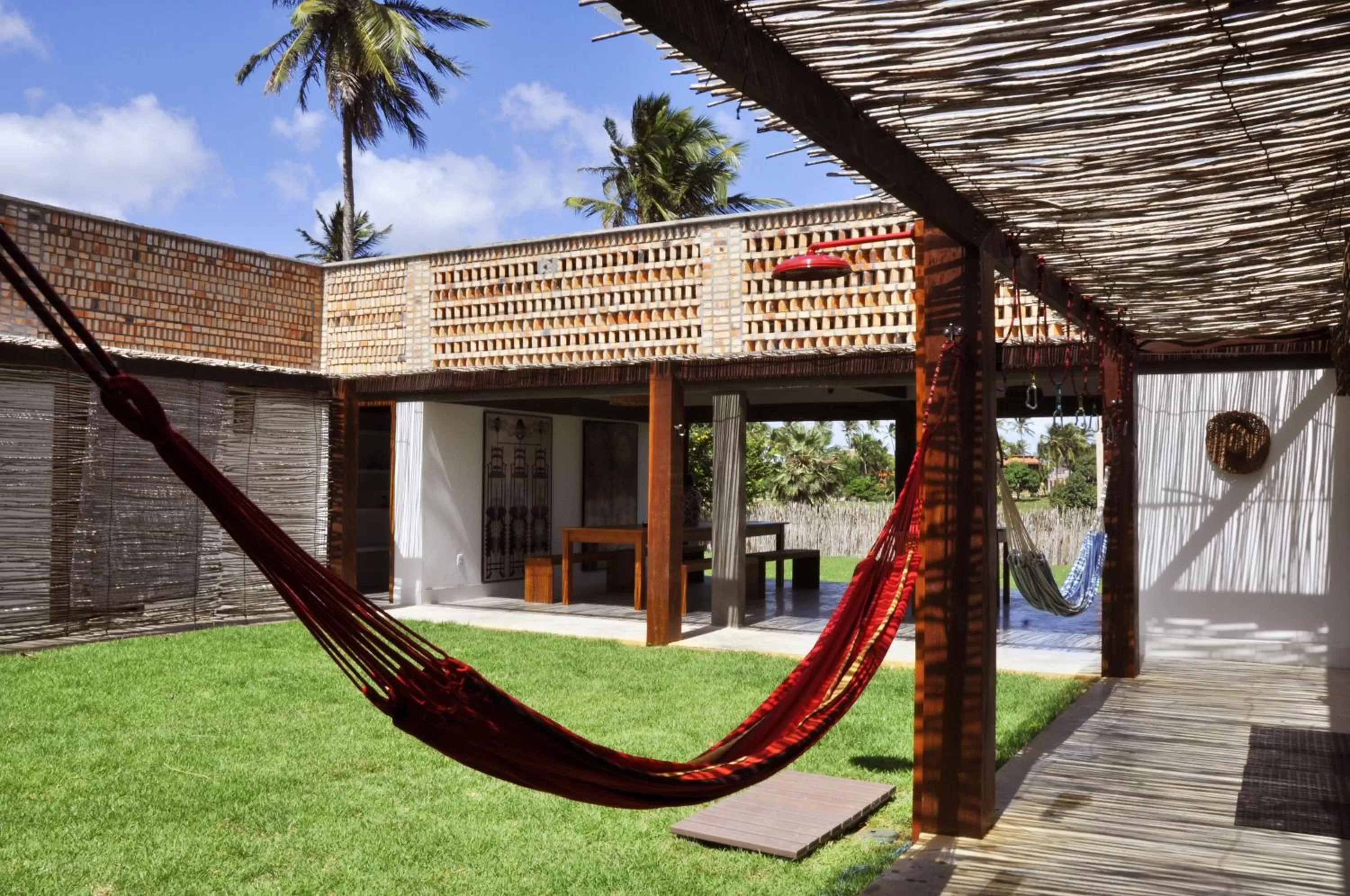 Property building in Pousada Casa de João Kitehouse