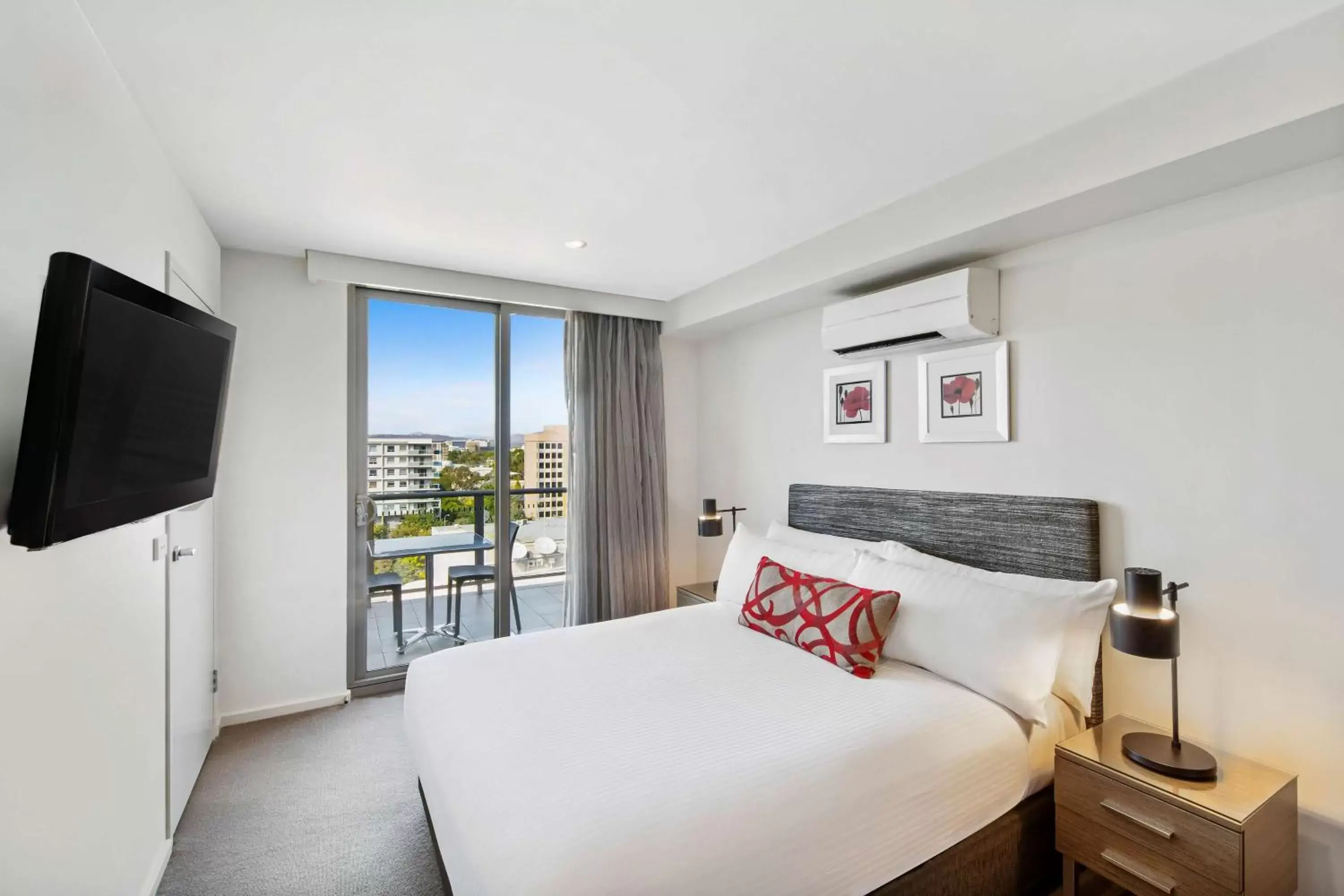 Bedroom in Adina Serviced Apartments Canberra Dickson