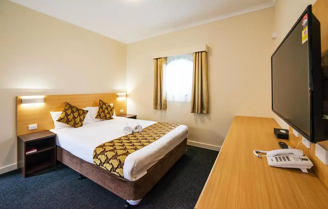 Queen Room with Spa Bath in Best Western Mahoneys Motor Inn