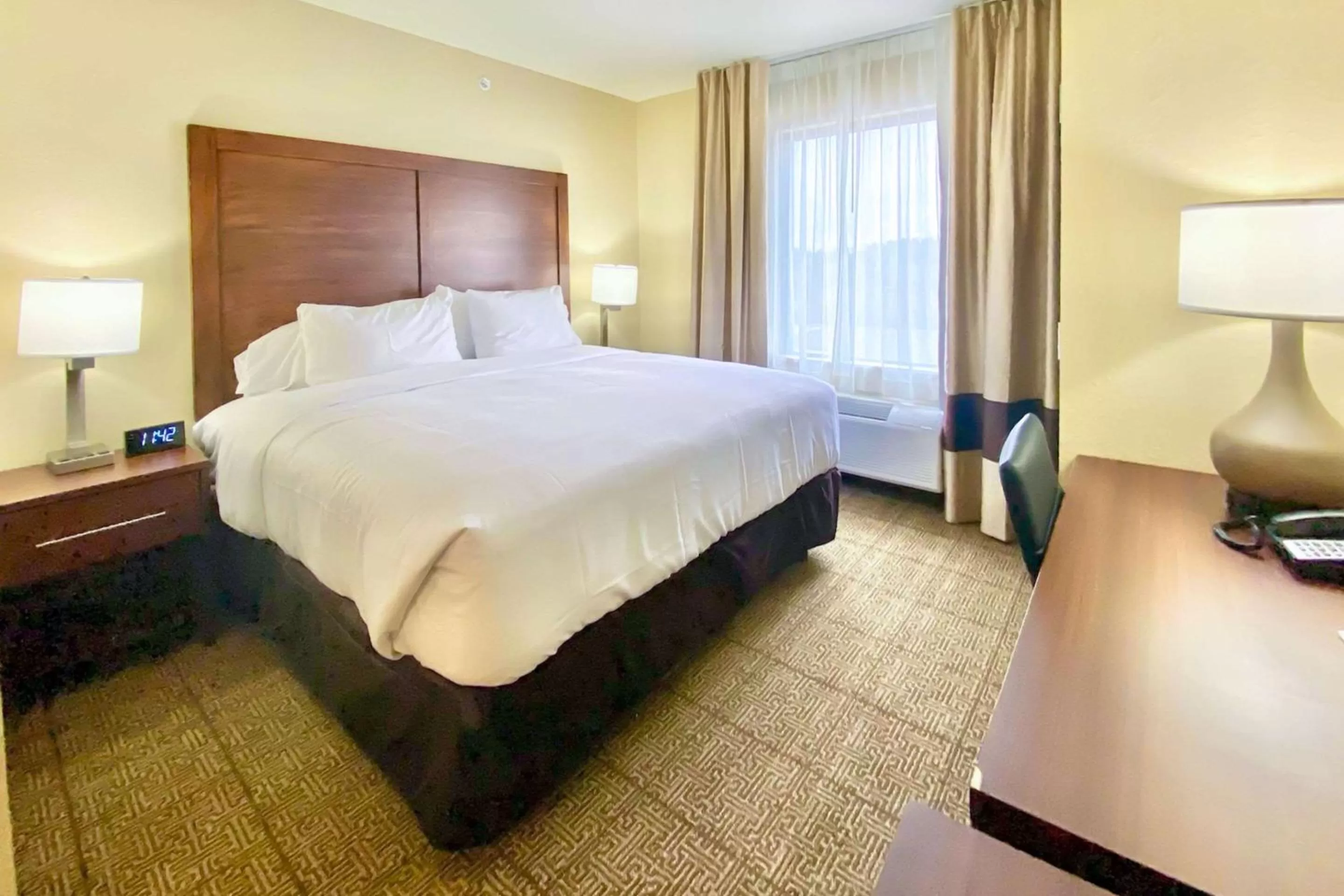 Bedroom, Bed in Comfort Inn & Suites Harrah