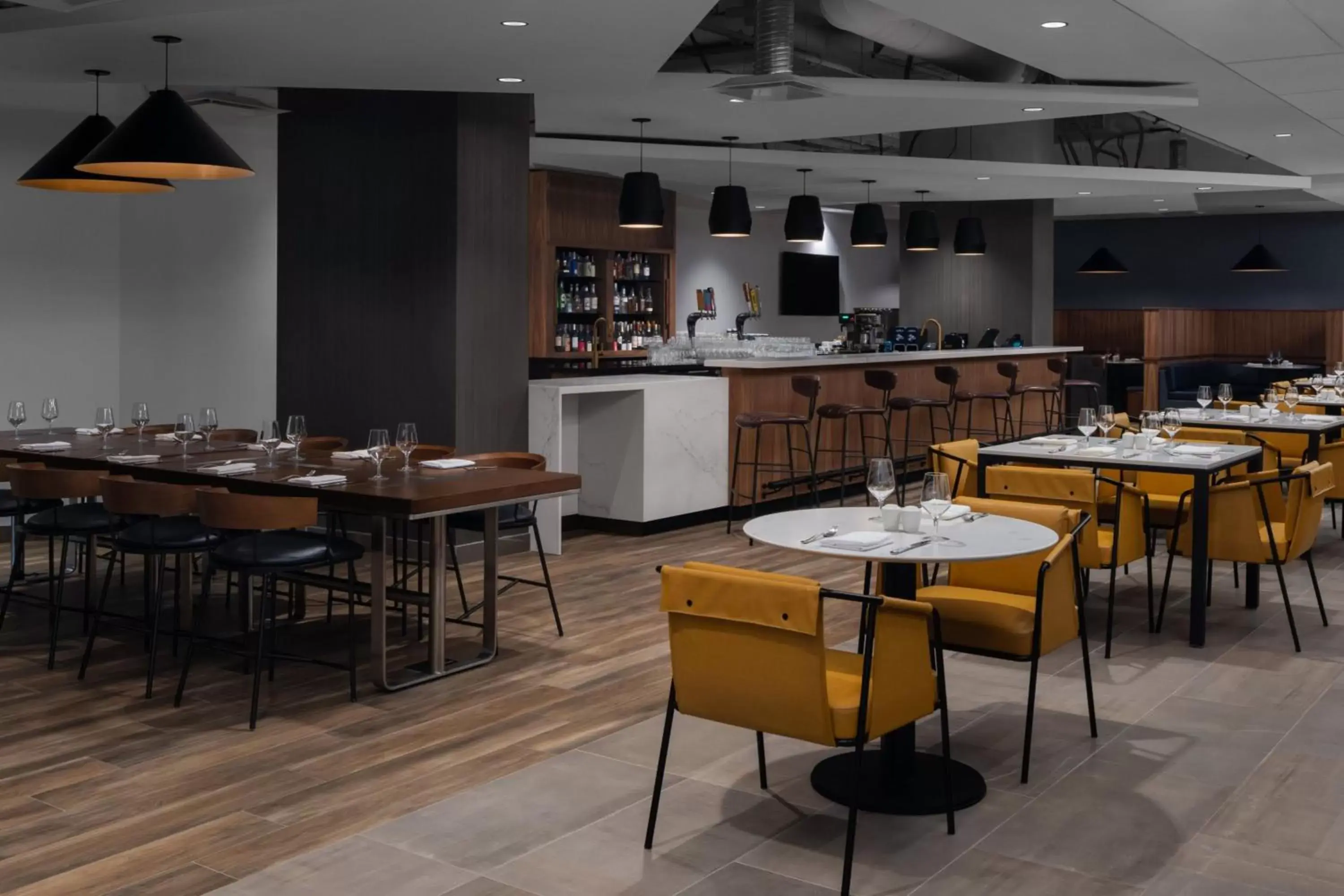 Restaurant/places to eat in Courtyard by Marriott Calgary Downtown Restaurant/places to eat in Courtyard by Marriott Calgary Downtown