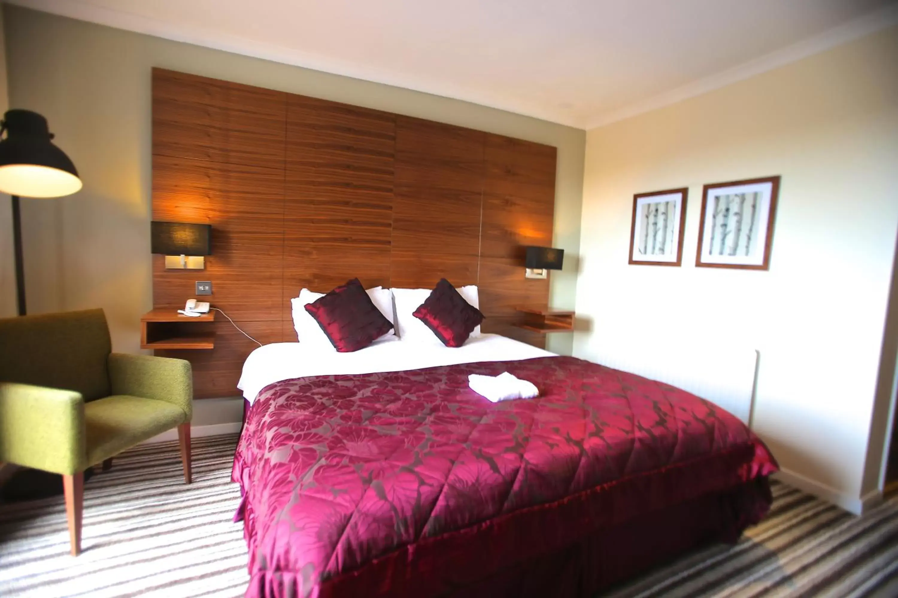 Photo of the whole room, Bed in Highfield Hotel