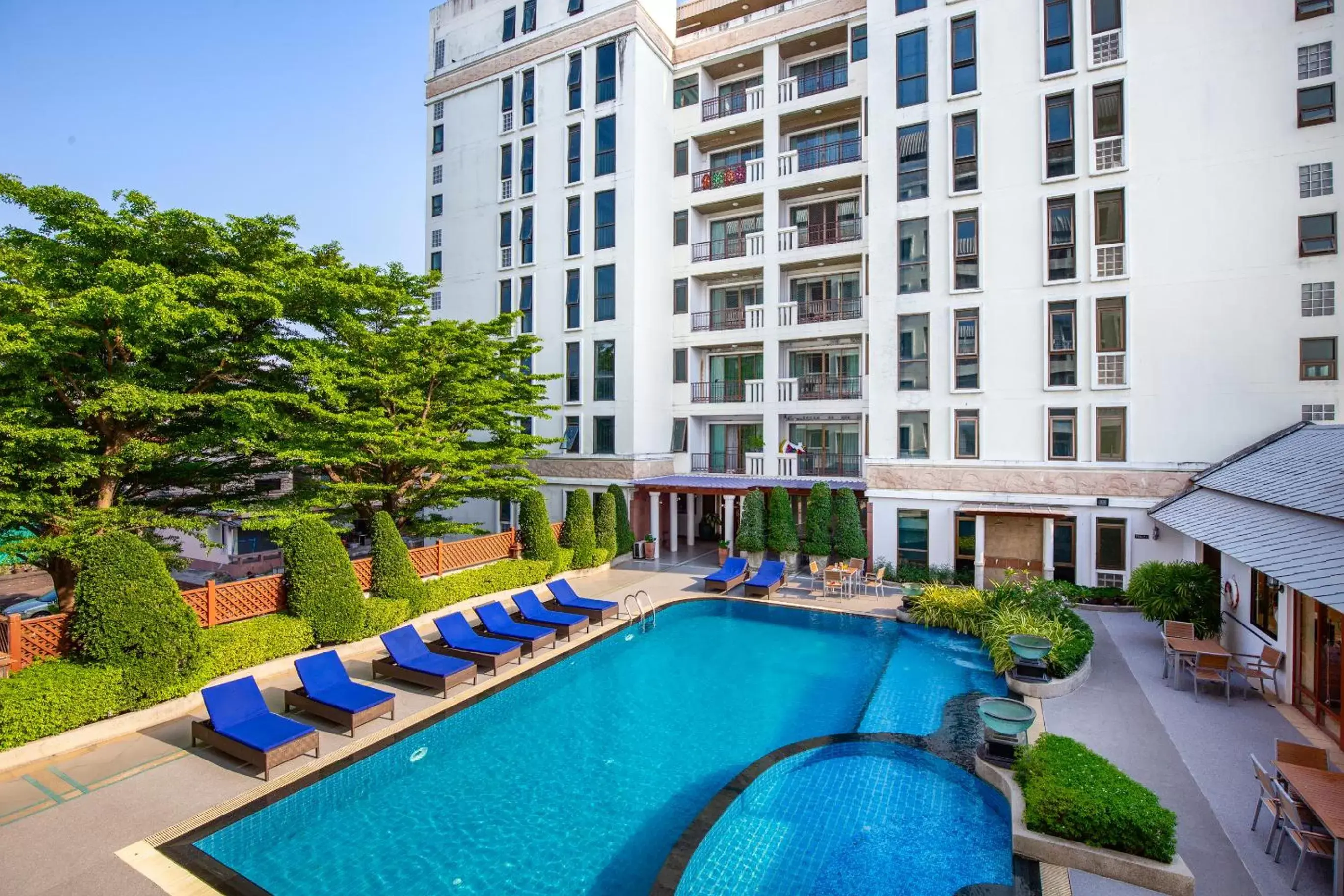Pool view, Swimming Pool in Lasalle Suites Hotel & Residence