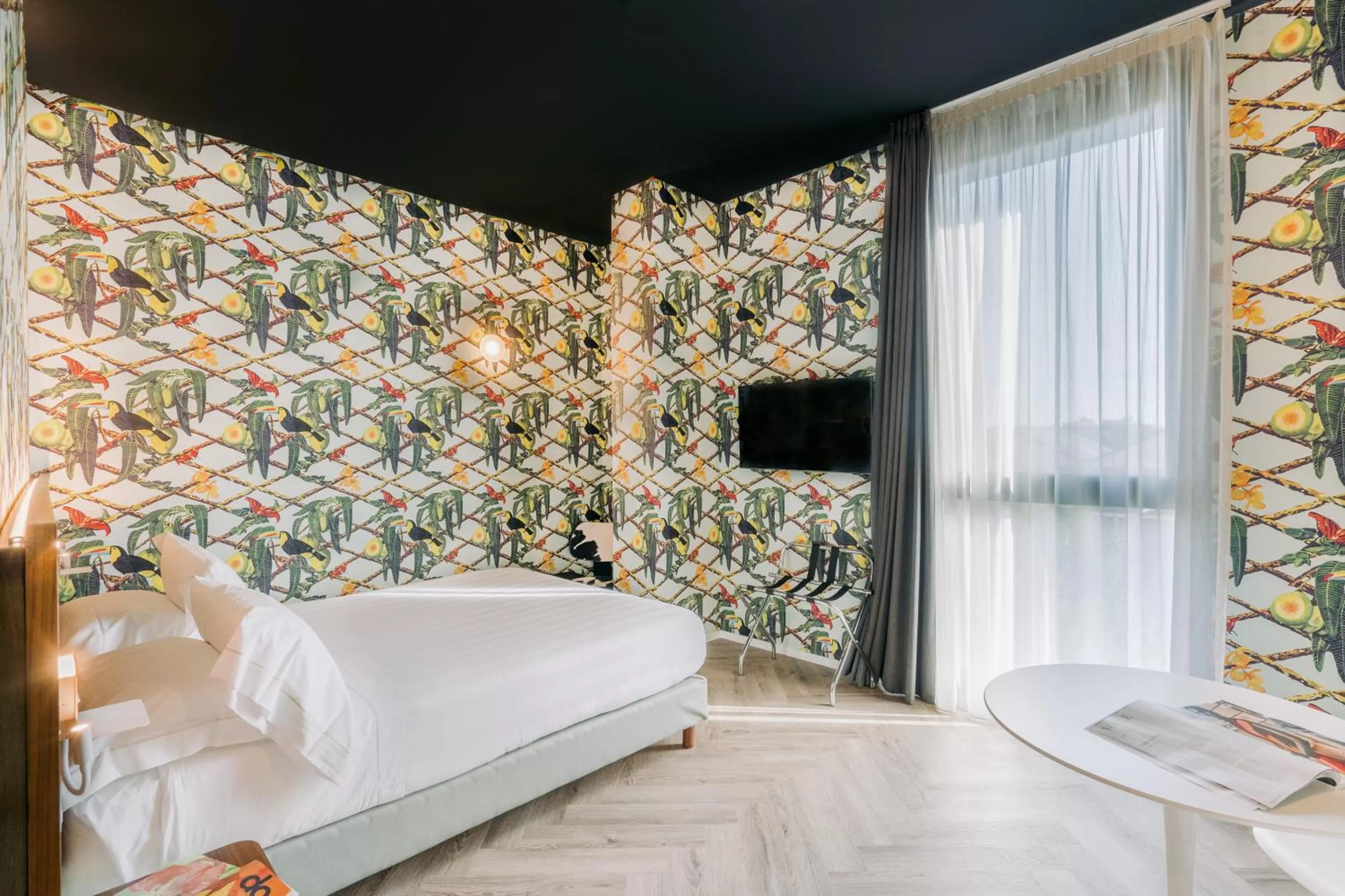 TV and multimedia, Bed in Collini Rooms, WorldHotels Crafted