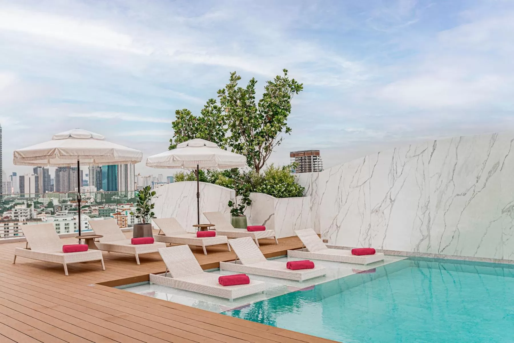 Swimming Pool in GLOW Sukhumvit 71