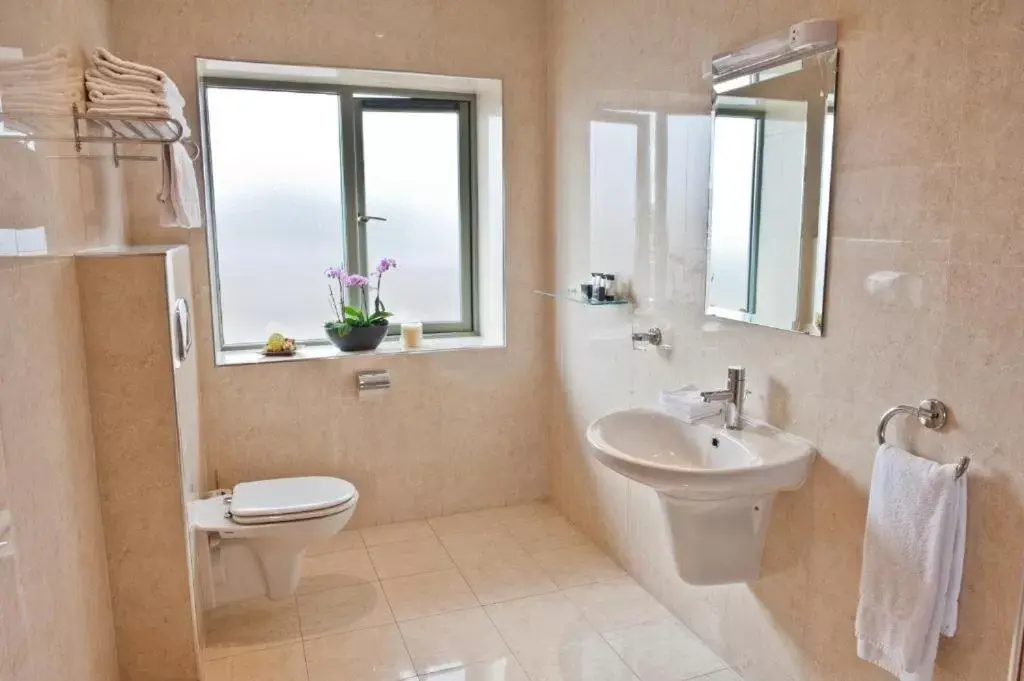 Bathroom in Park Place Apartments