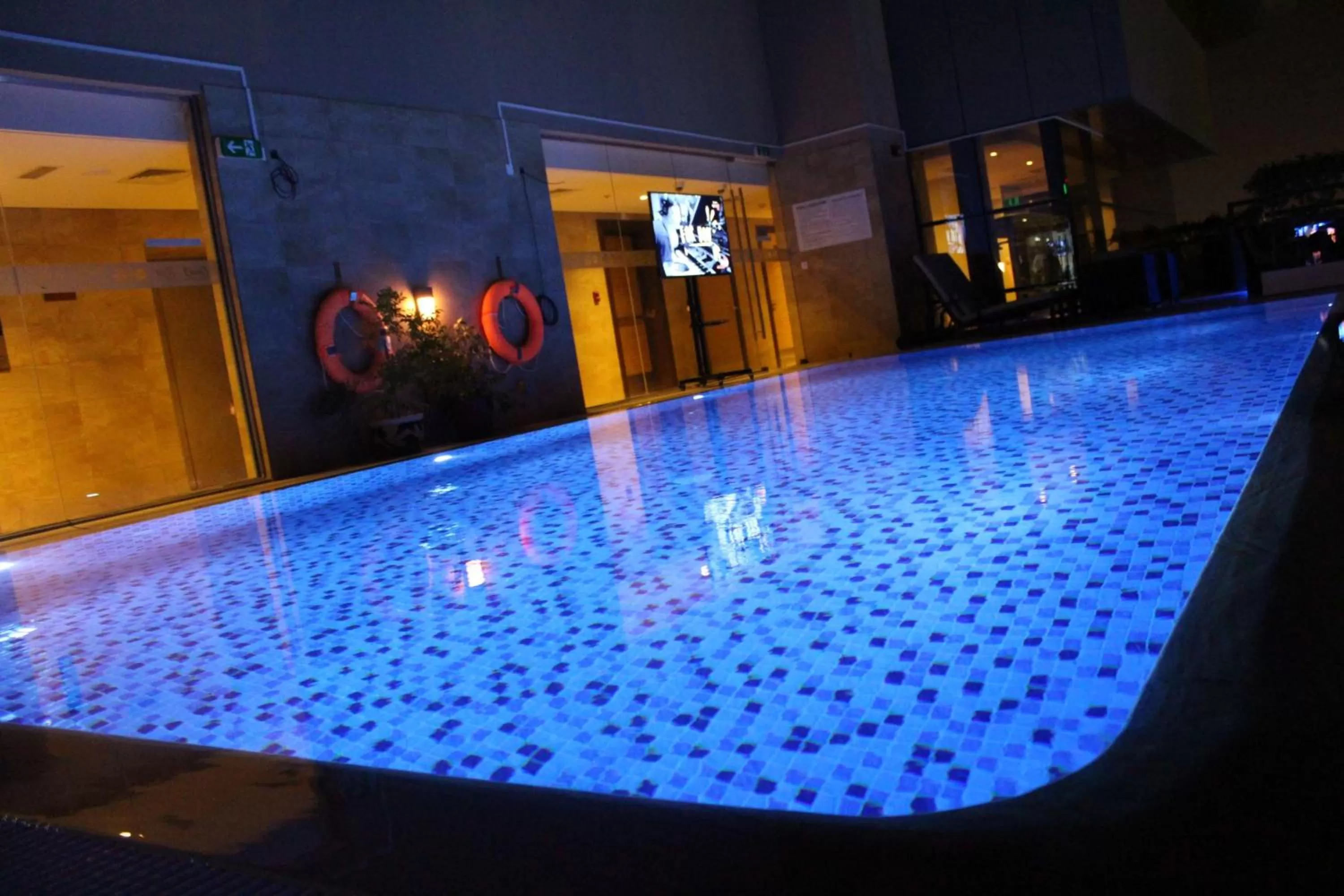 TV and multimedia in Best Western Plus Pearl Creek