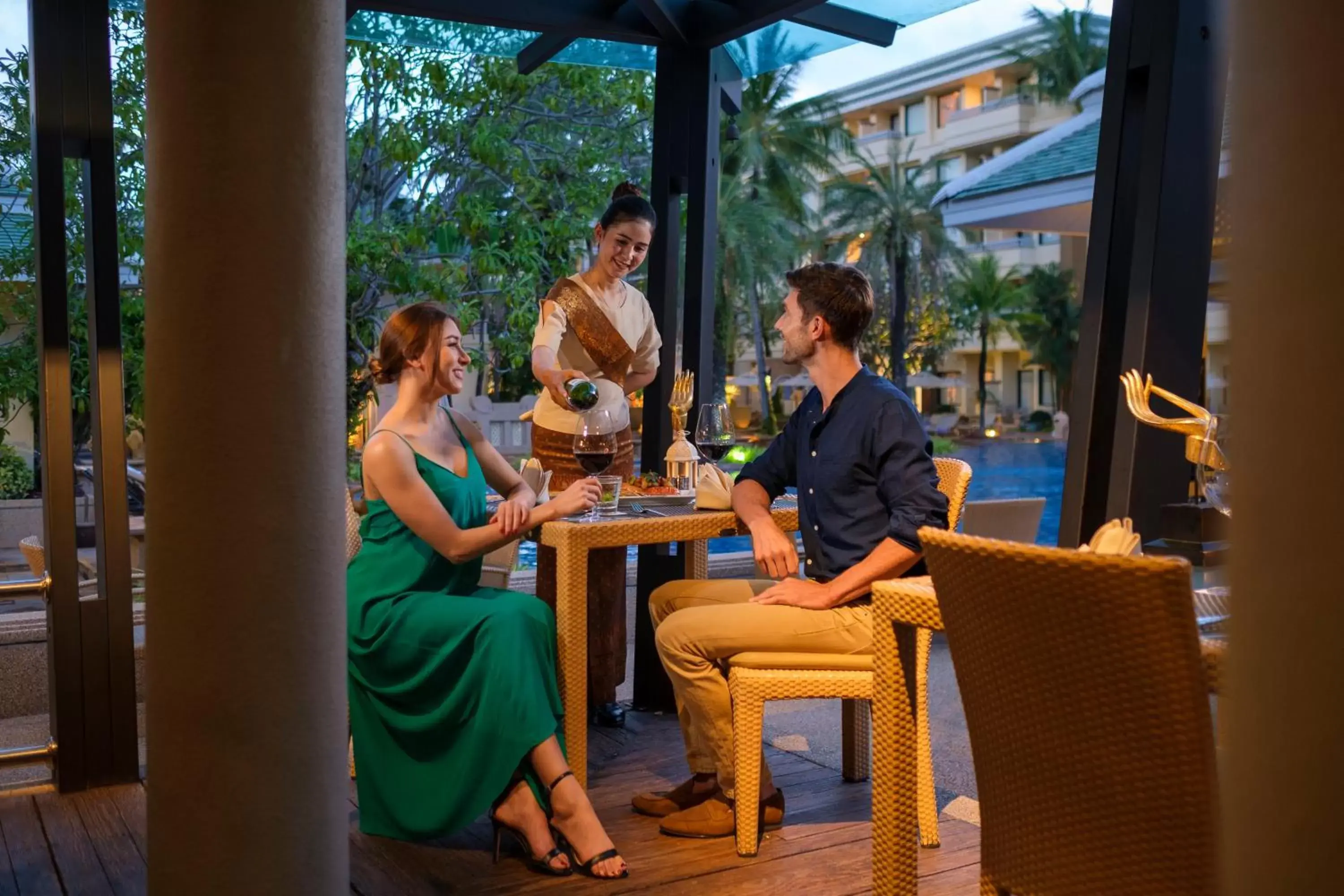 Restaurant/places to eat in Holiday Inn Resort Phuket, an IHG Hotel