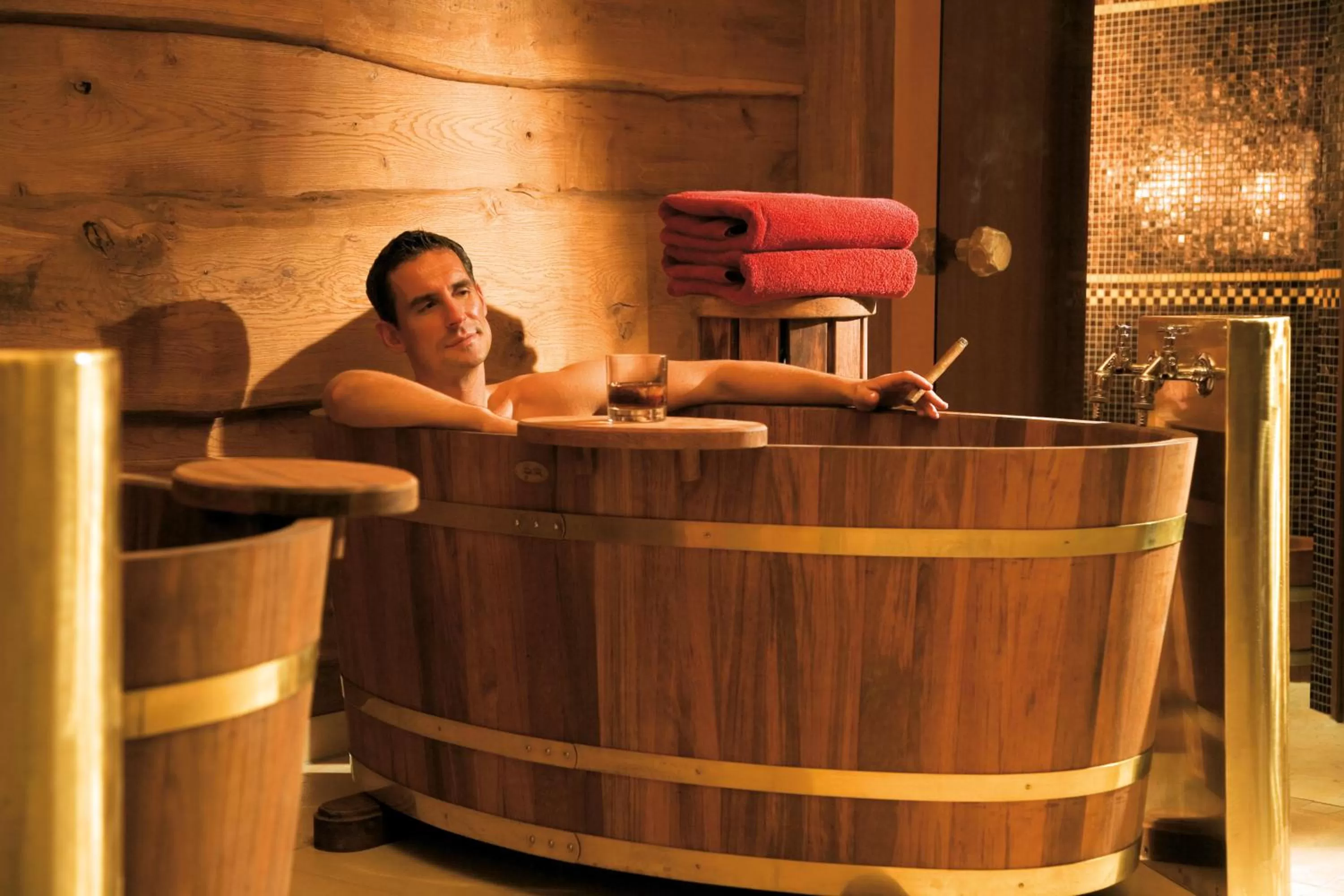 People in Yachthafenresidenz Hohe Düne