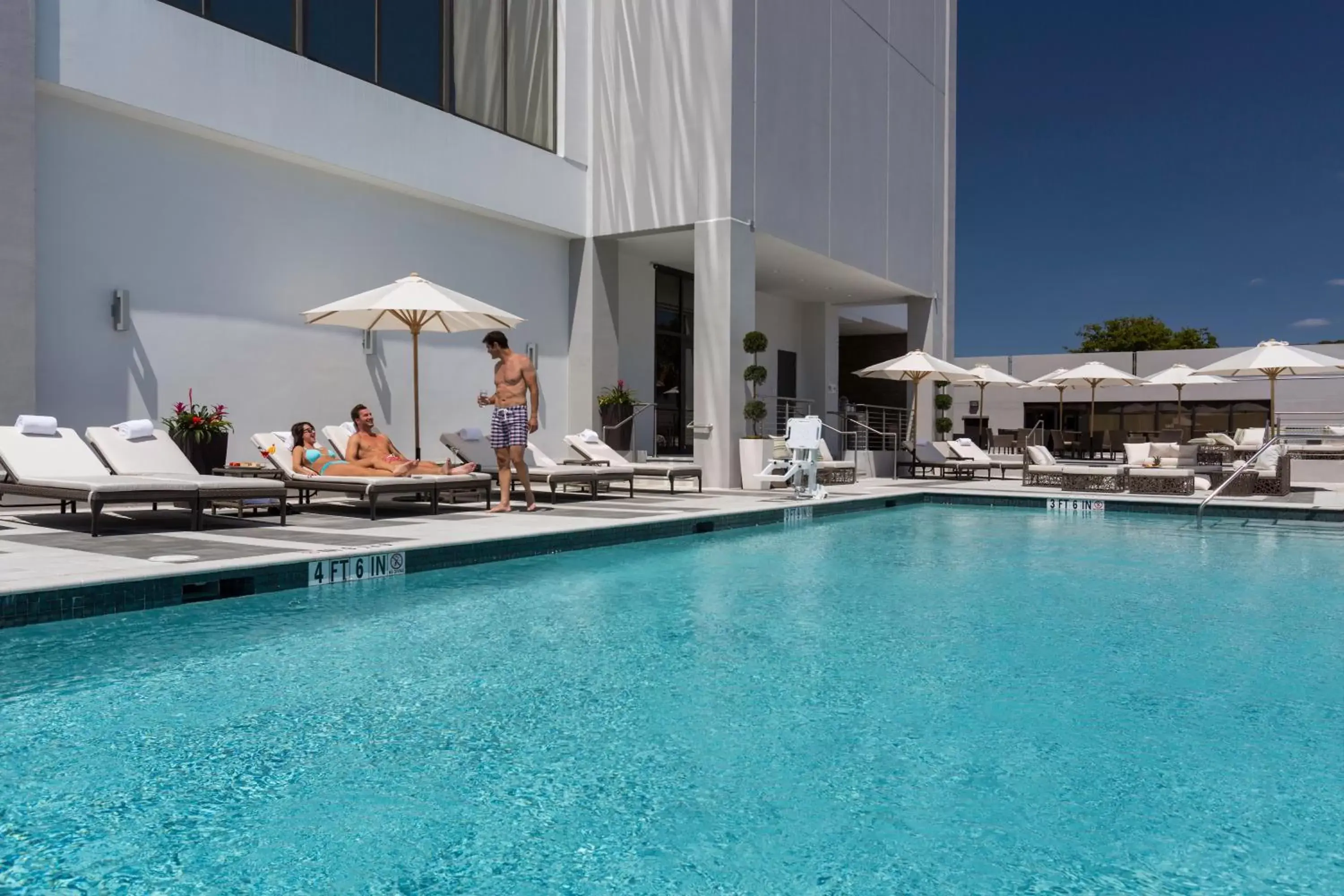 Swimming Pool in EB Hotel Miami Airport