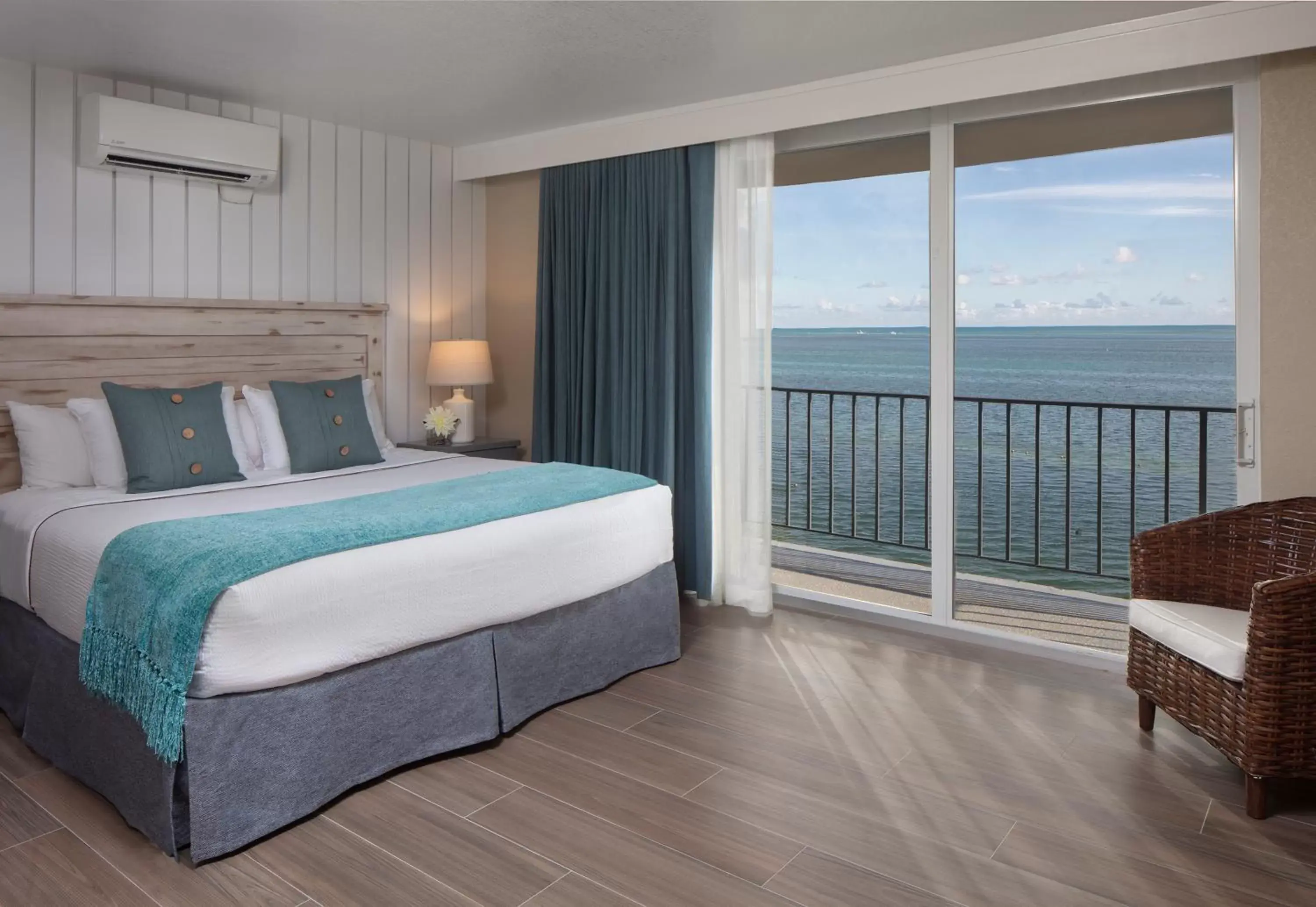 Photo of the whole room in Postcard Inn Beach Resort & Marina