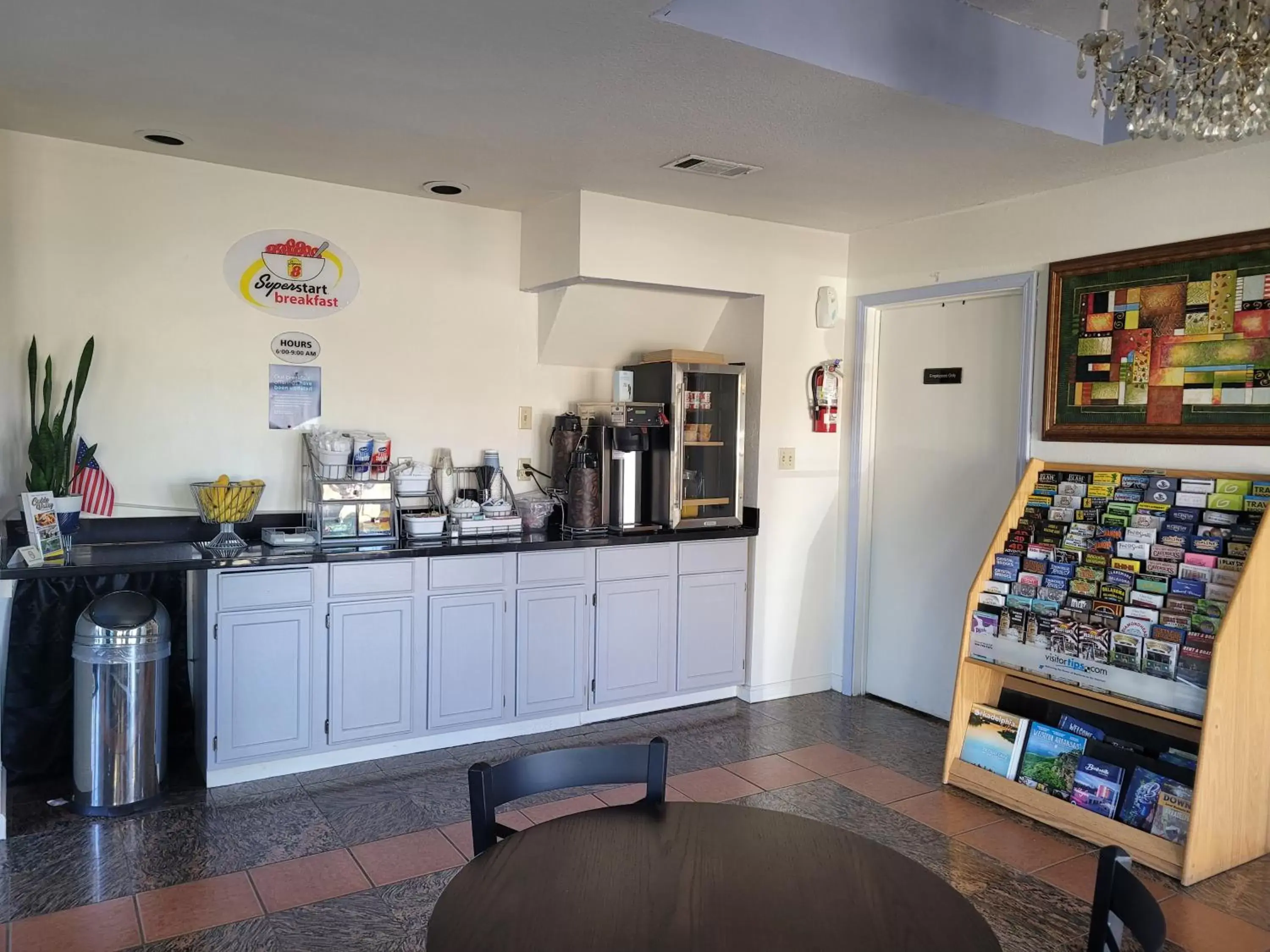 Lobby or reception, Kitchen/Kitchenette in Super 8 by Wyndham Arkadelphia Caddo Valley Area