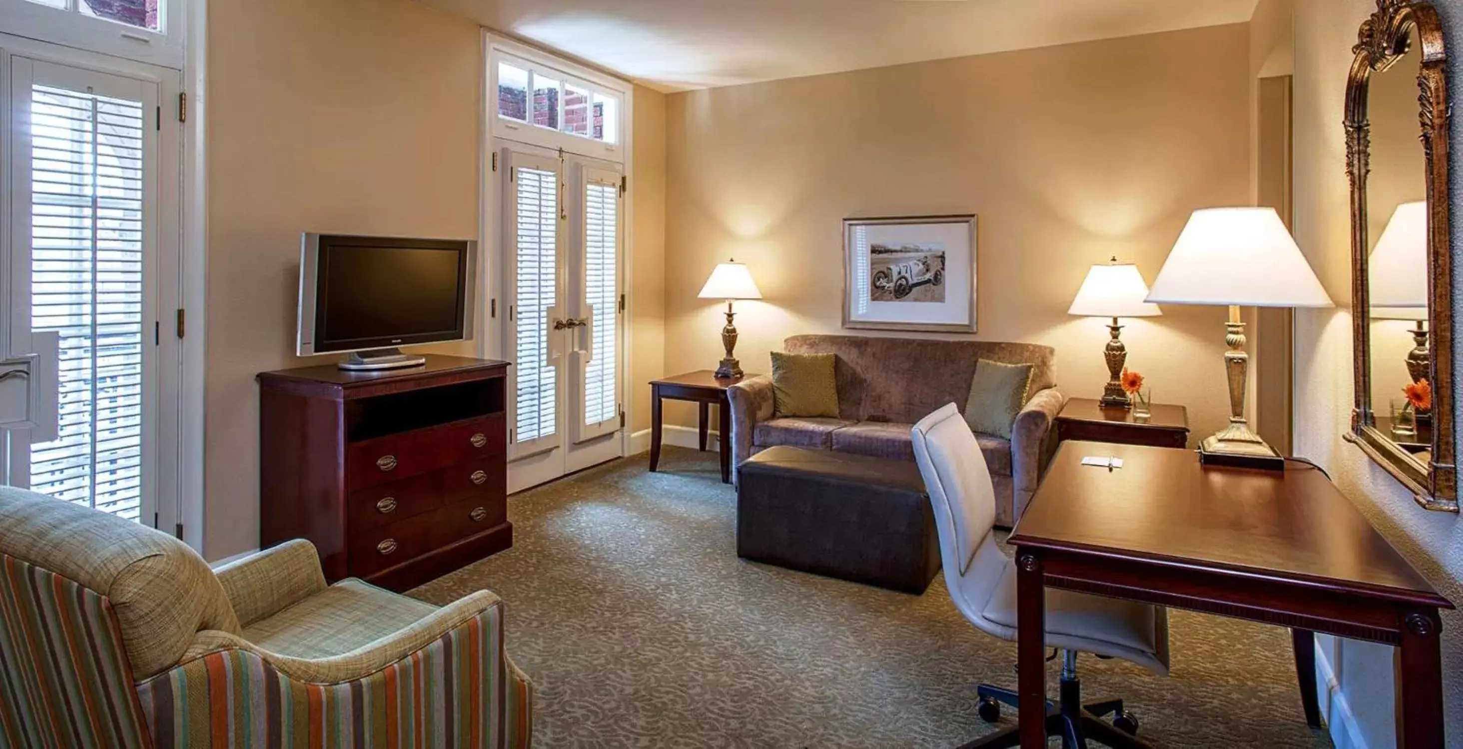 Bed, Seating Area in Hampton Inn & Suites Birmingham-Downtown-Tutwiler