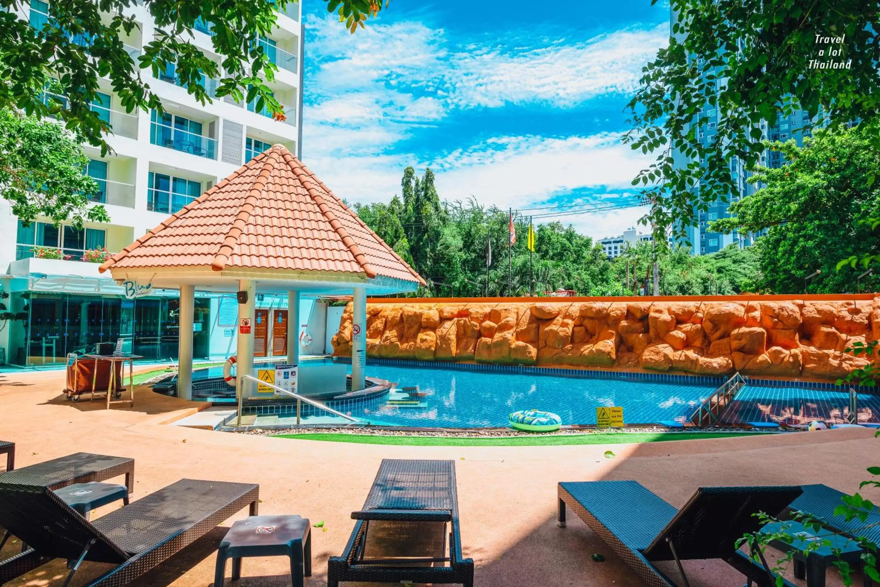 Swimming Pool in Centara Pattaya Hotel