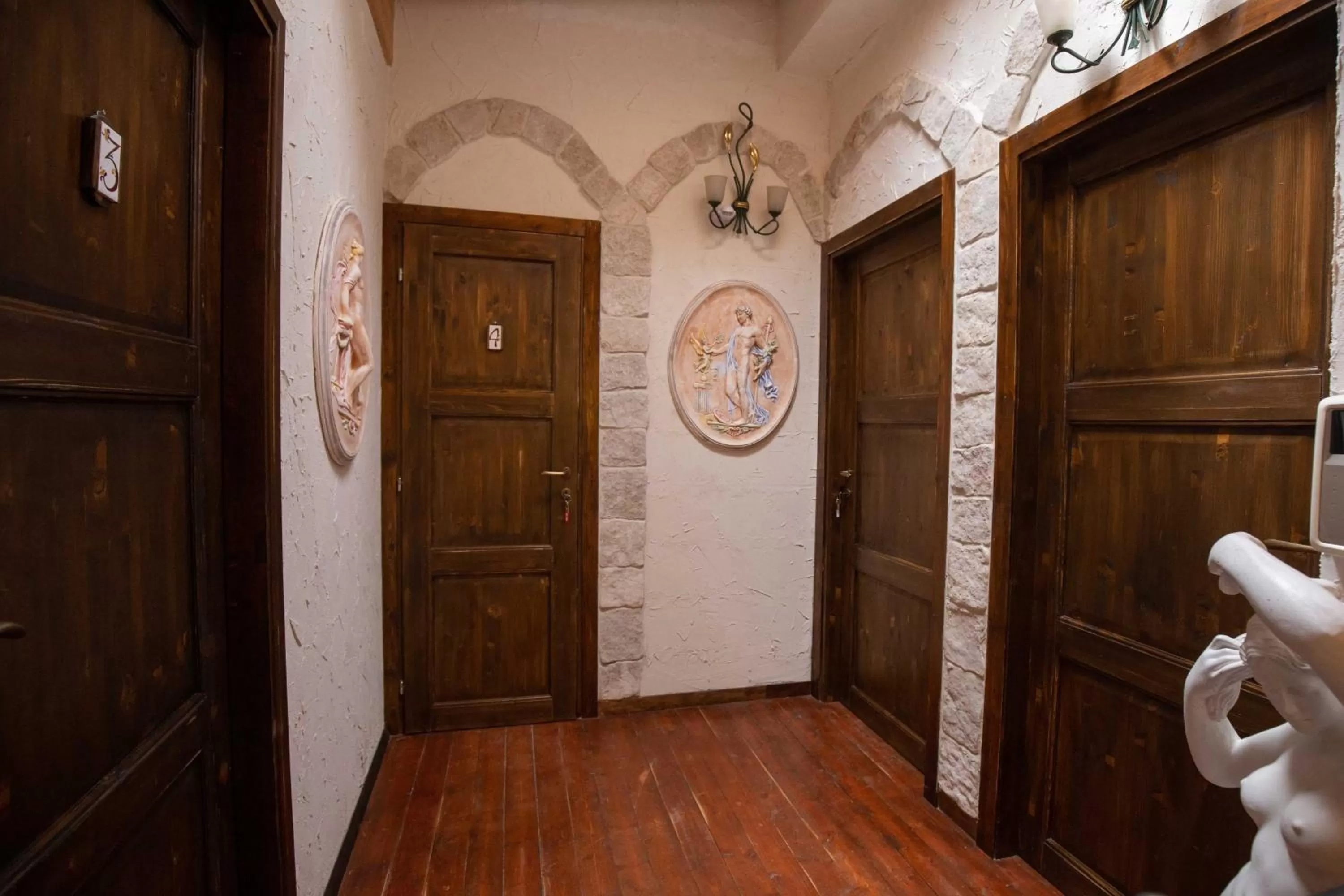 Facade/entrance in La Casa In Pietra