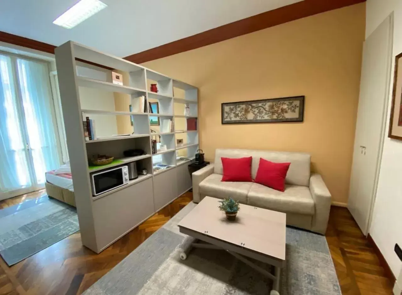 Dining area, Seating Area in Loger Confort Residence & Apartments