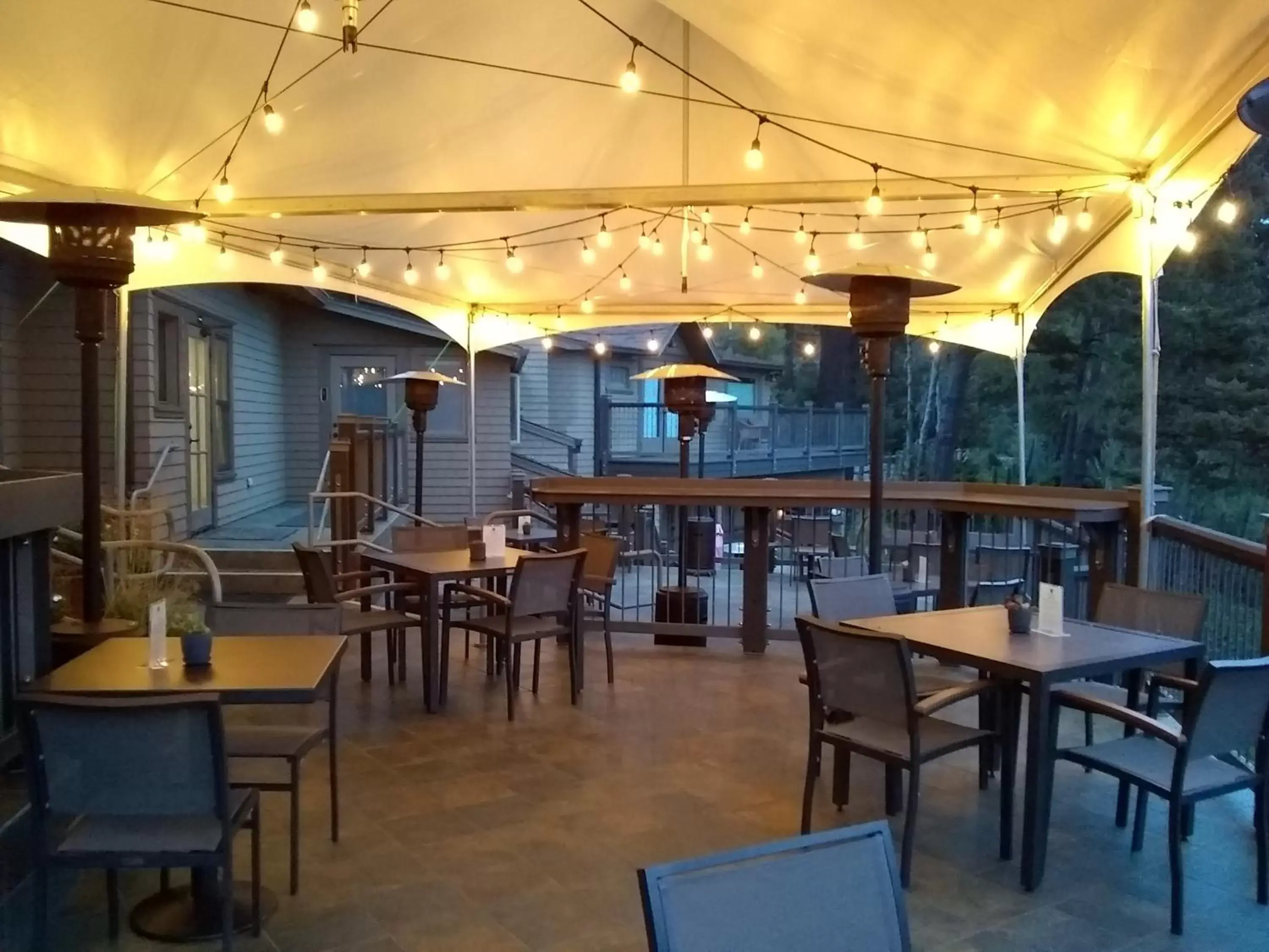 Balcony/Terrace, Restaurant/Places to Eat in Noyo Harbor Inn