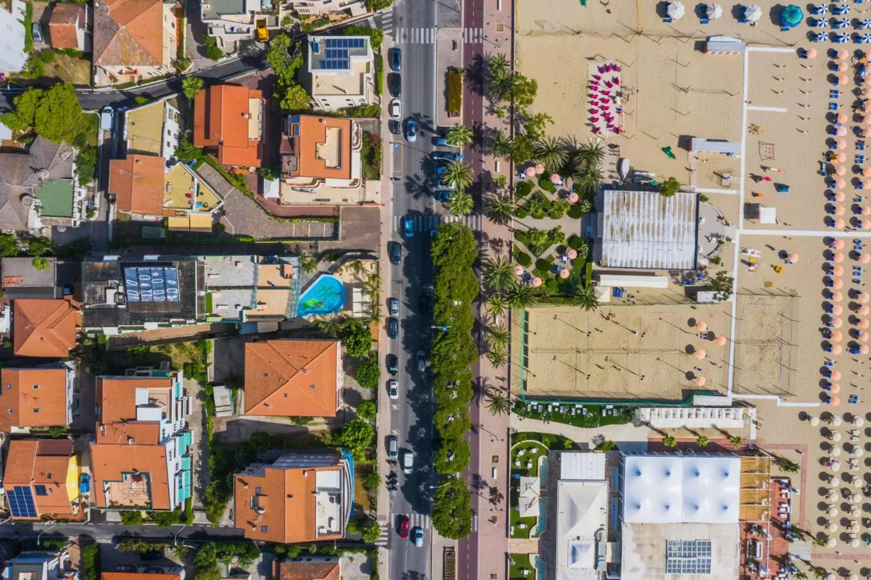 Bird's eye view, Bird's-eye View in Residence Playa