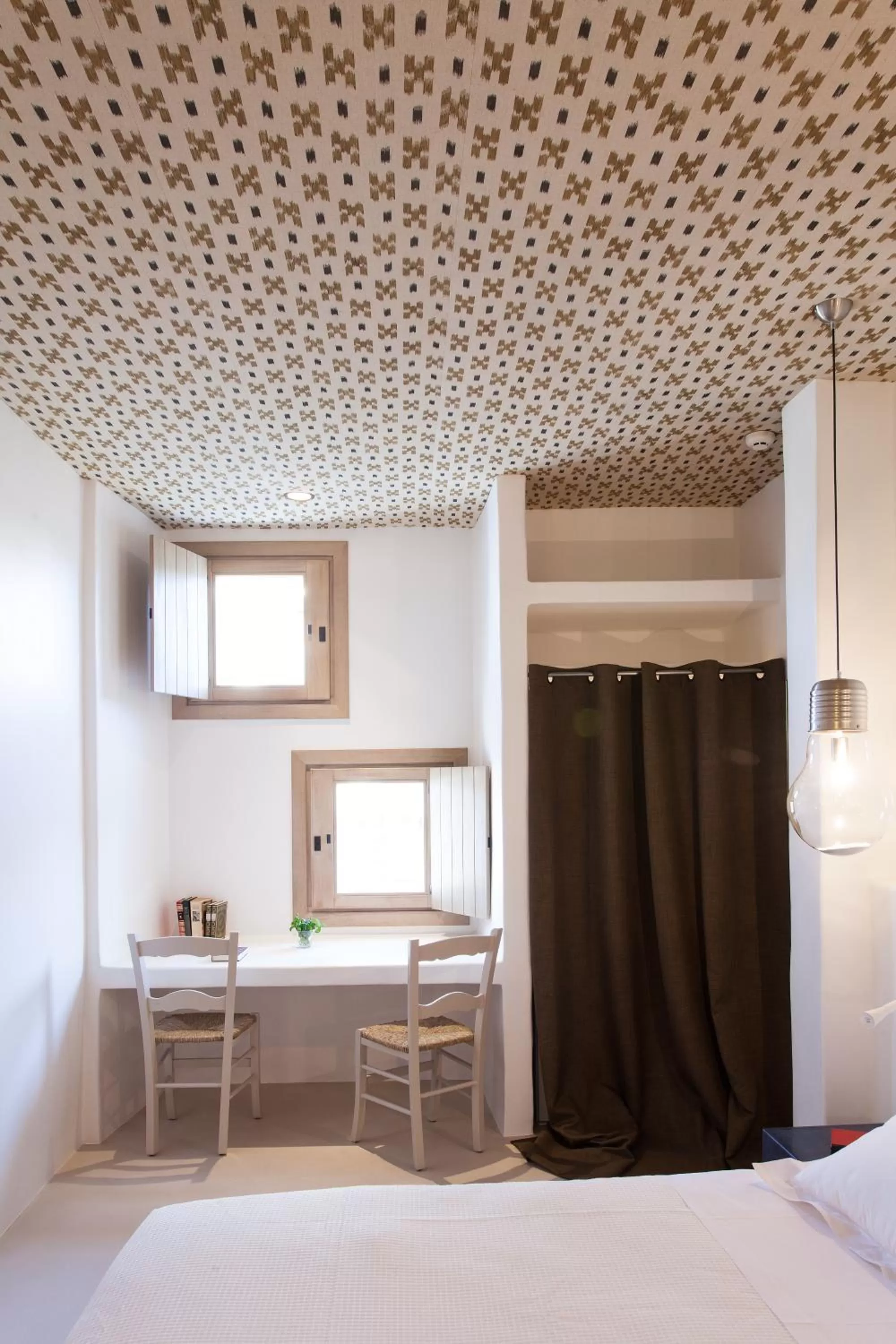 Photo of the whole room, Bed in HM Balanguera