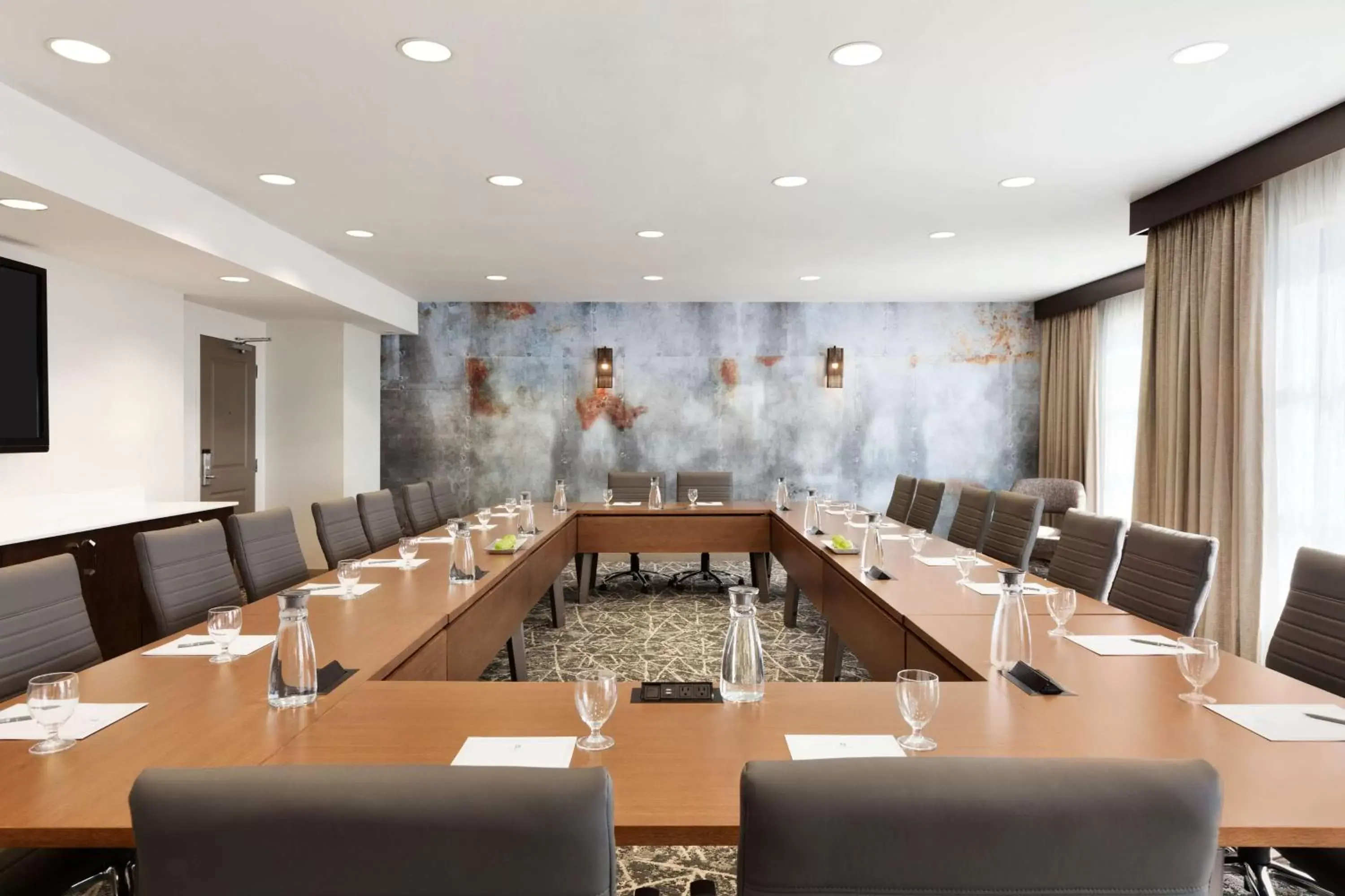 Meeting/conference room in Embassy Suites San Antonio Brooks City Base Hotel & Spa