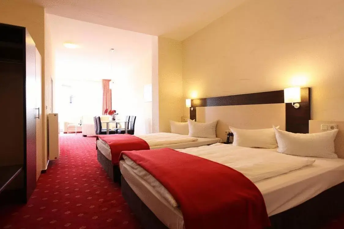Family Room (2 Adults + 2 Children) in Adesso Hotel Kassel -pay at property on arrival- Ihr Automatenhotel in Kassel Family Room (2 Adults + 2 Children) in Adesso Hotel Kassel -pay at property on arrival- Ihr Automatenhotel in Kassel