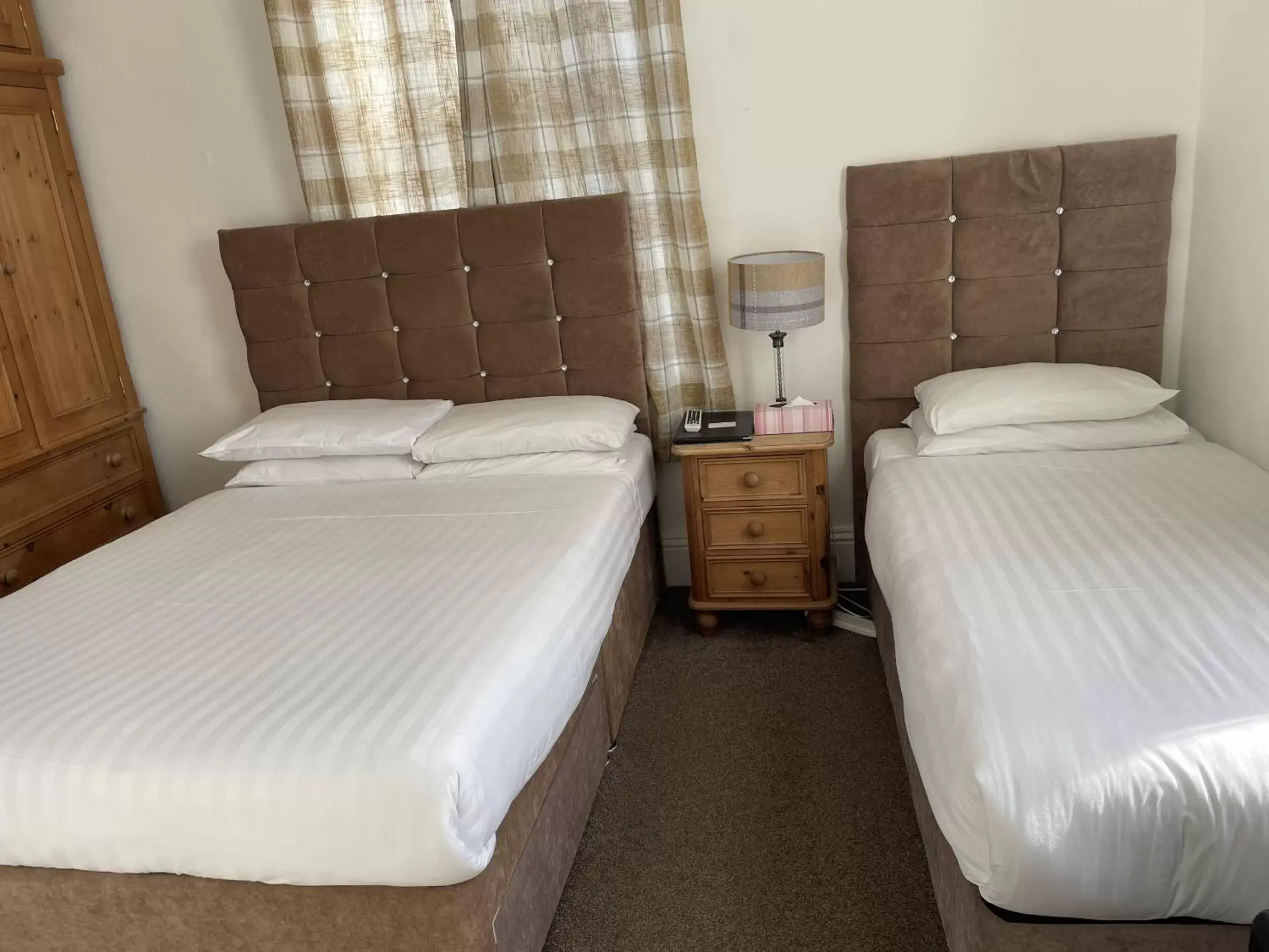 Bedroom, Bed in Diamonds Villa near York Hospital