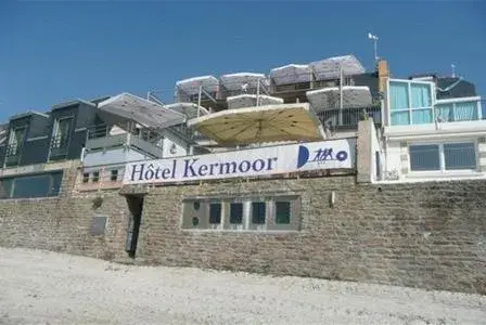 Facade/entrance, Property Building in Hôtel Kermor