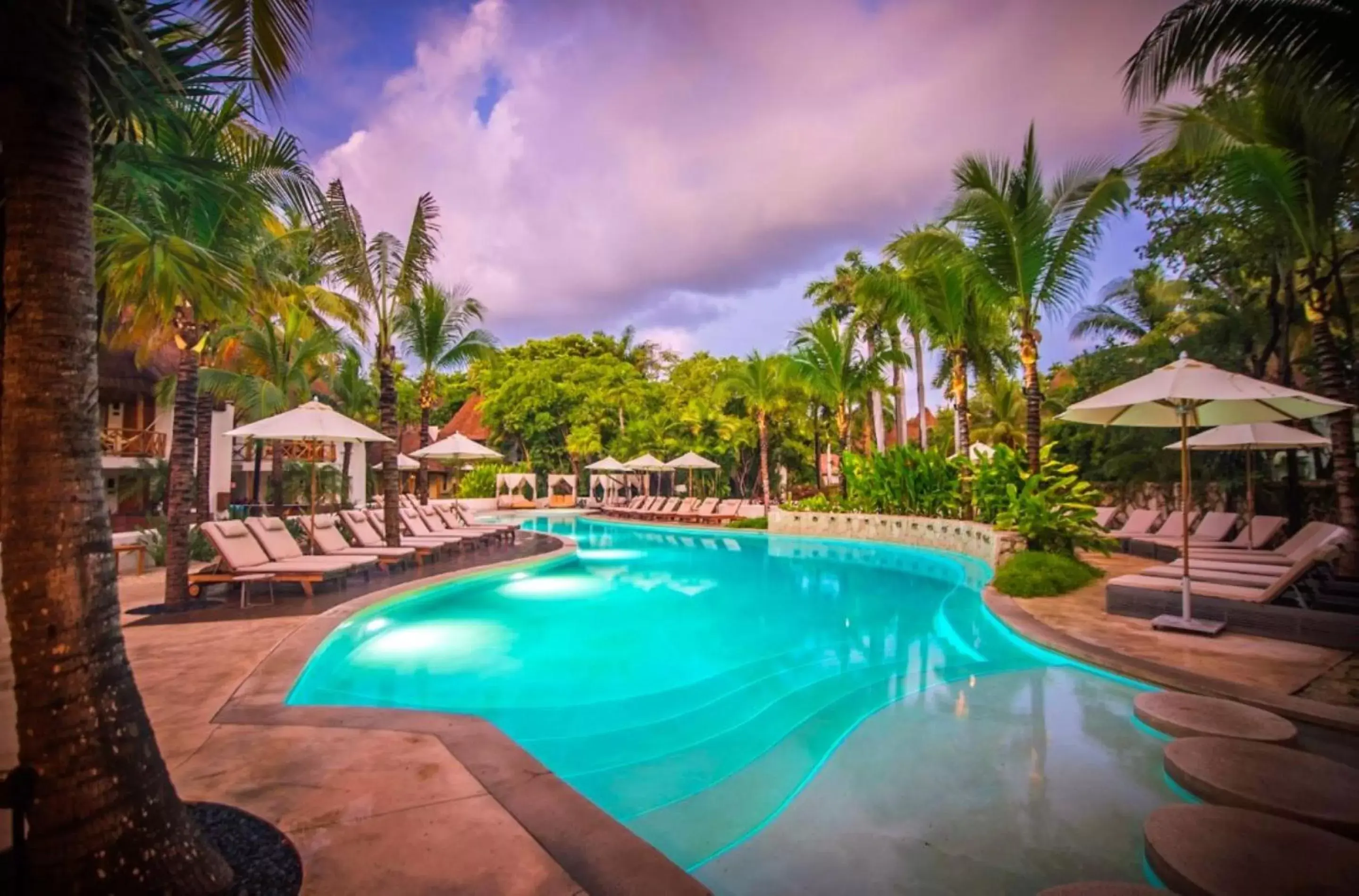 Restaurant/places to eat in Mahekal Beach Front Resort & Spa Restaurant/places to eat in Mahekal Beach Front Resort & Spa