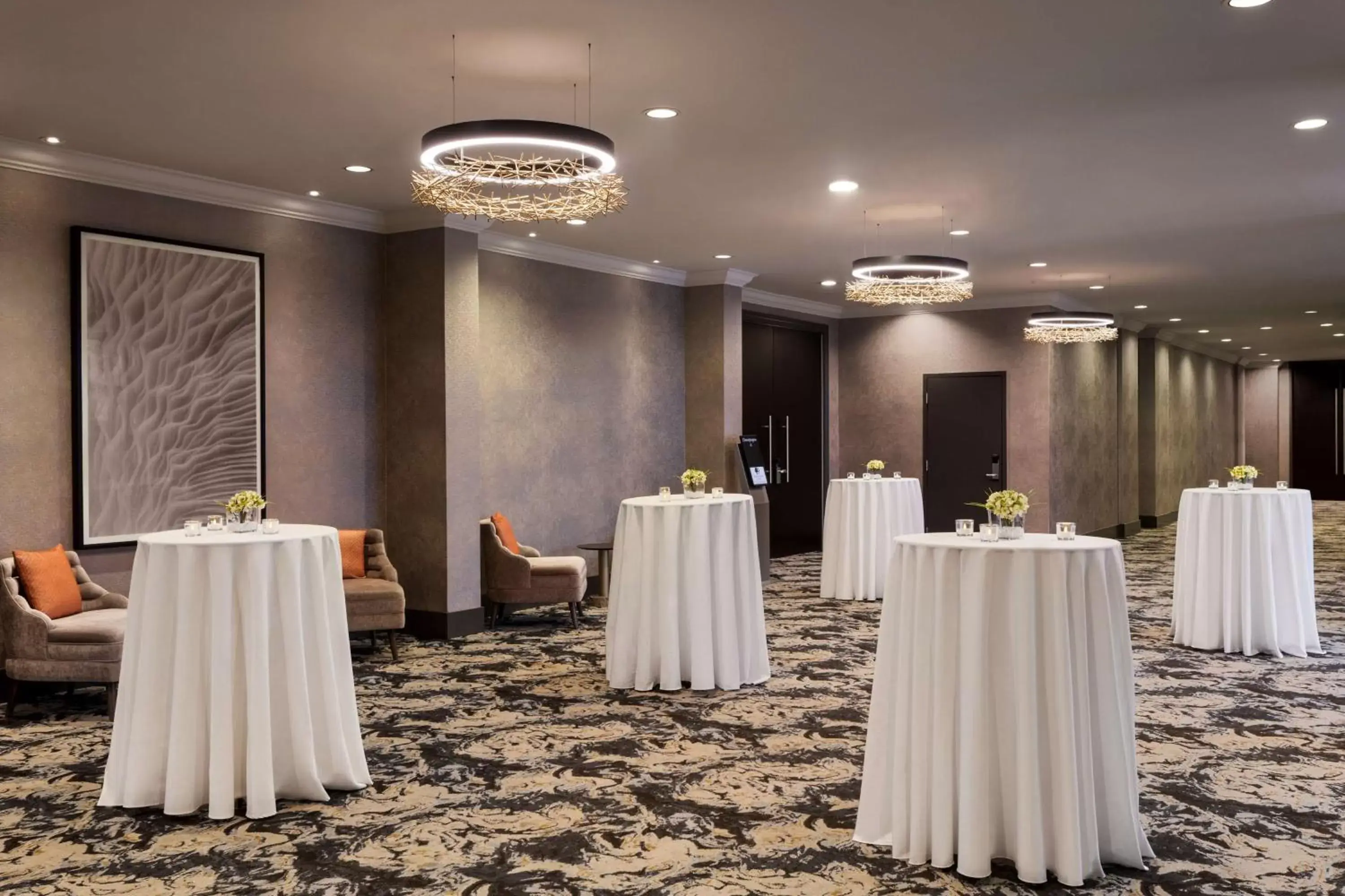 Meeting/conference room, Banquet Facilities in Doubletree By Hilton Pointe Claire Montreal Airport West
