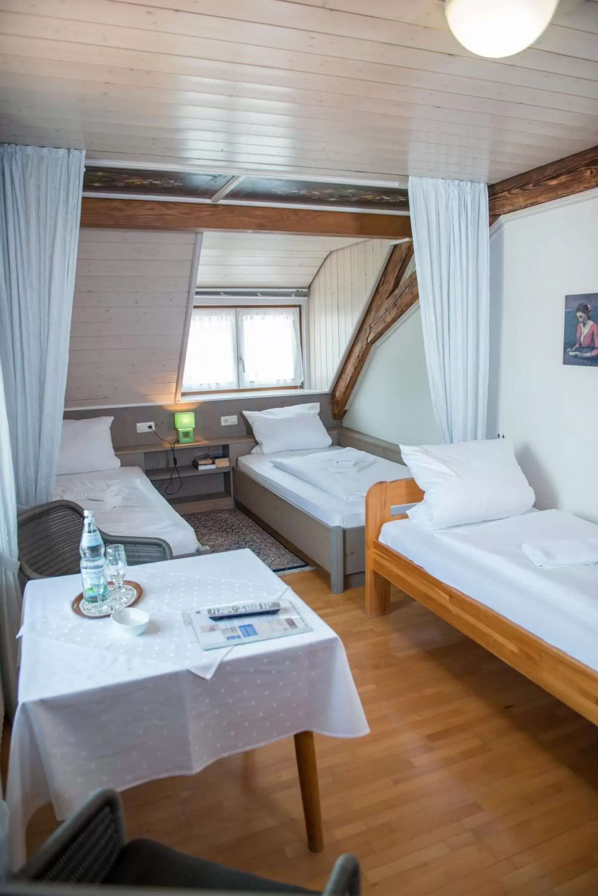 Triple Room with Private Bathroom - single occupancy in Gasthaus zum Löwen - Restaurant Akropolis Triple Room with Private Bathroom - single occupancy in Gasthaus zum Löwen - Restaurant Akropolis