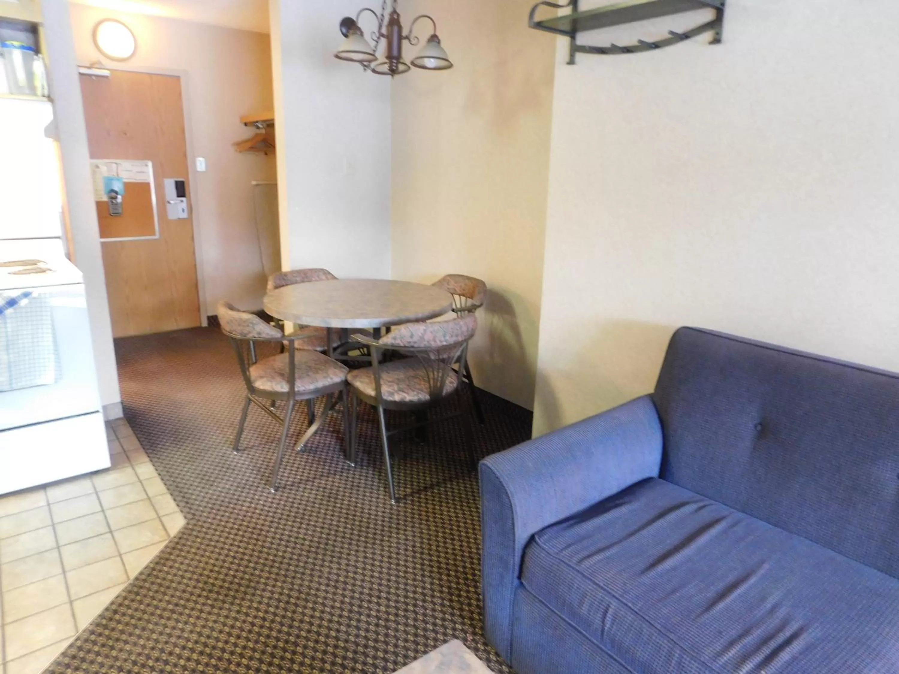 Dining area in Douglas Fir Resort & Chalets