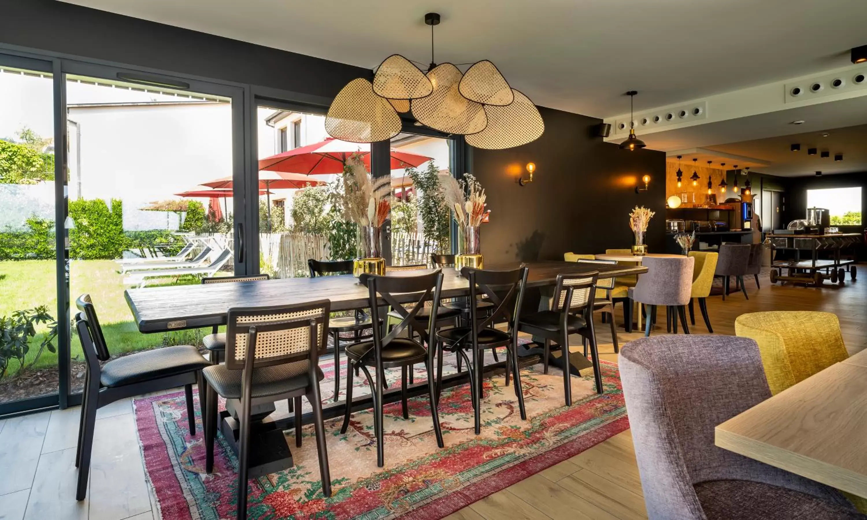 Lounge or bar in James Vignoble Hôtel, Eguisheim