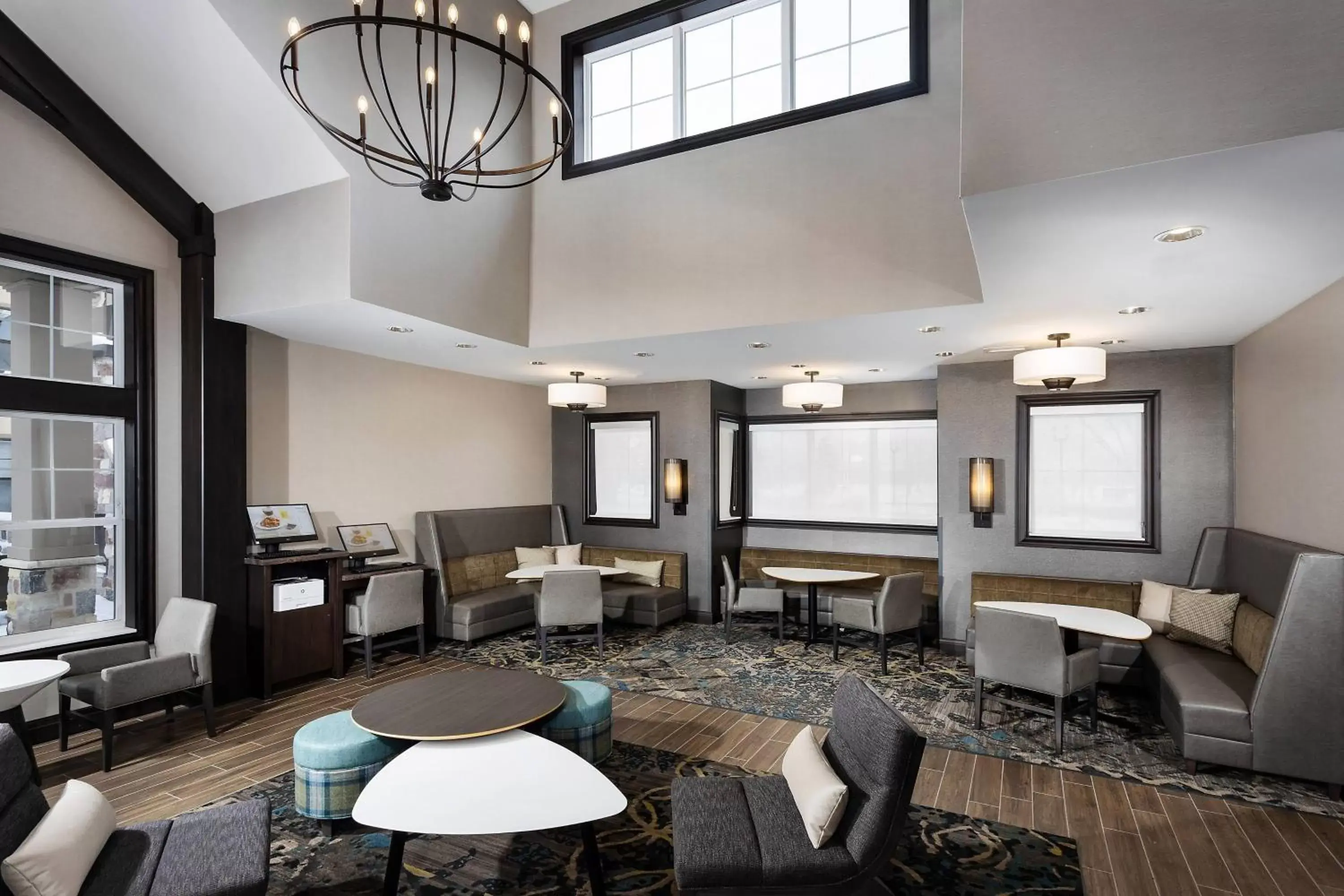 Lobby or reception in Residence Inn by Marriott Milwaukee Brookfield