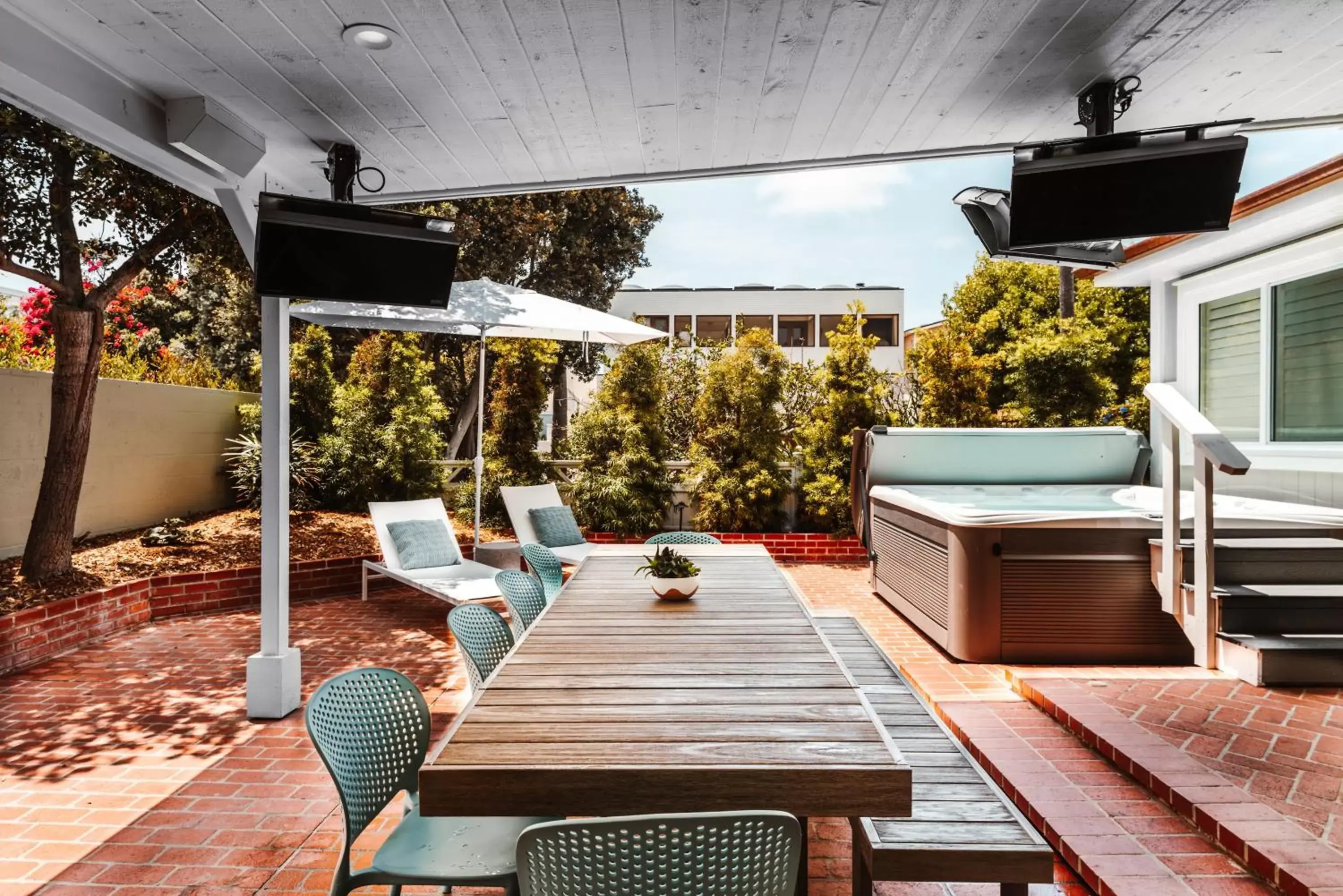 Patio in Del Mar Beach Hotel