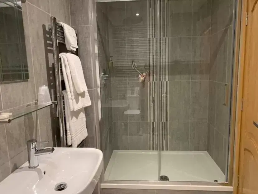 Bathroom in Victoria Hotel