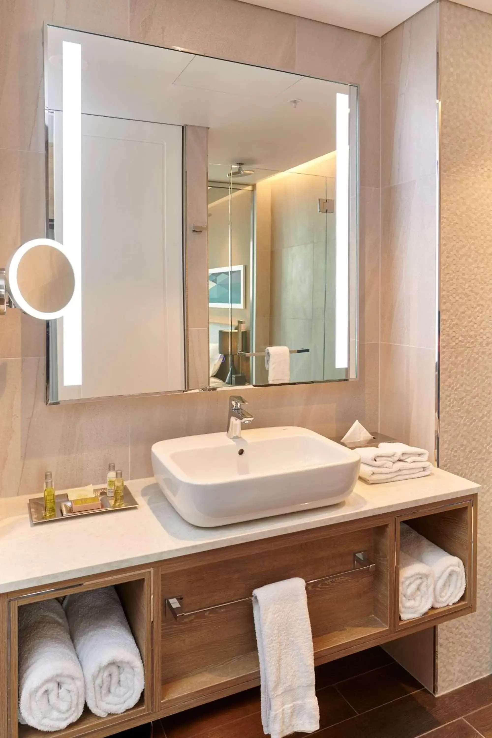 Deluxe Twin Room with Panoramic View - High Floor in Doubletree By Hilton Perth Northbridge Deluxe Twin Room with Panoramic View - High Floor in Doubletree By Hilton Perth Northbridge