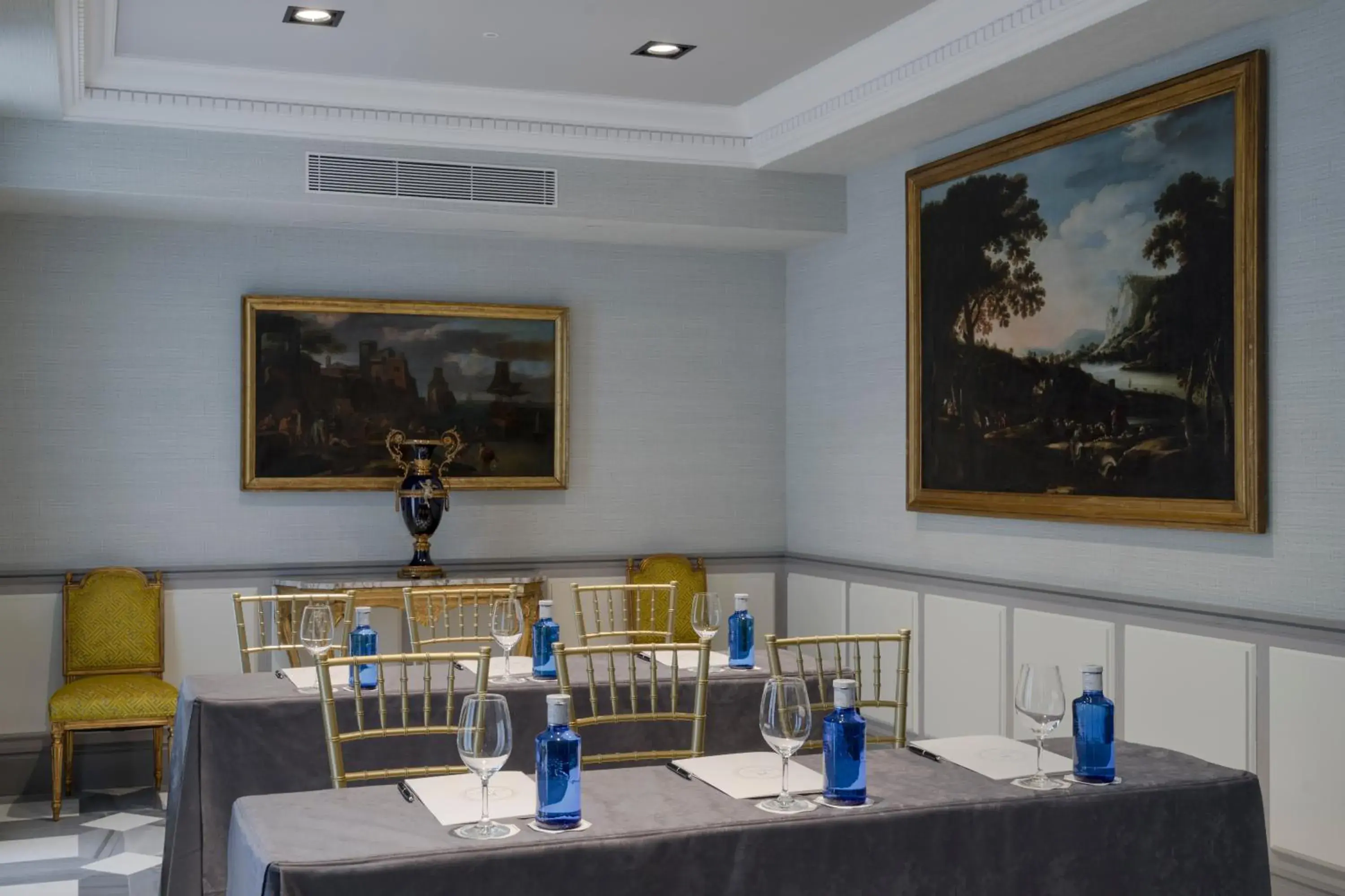 Meeting/conference room, Restaurant/Places to Eat in Relais & Châteaux Heritage Hotel