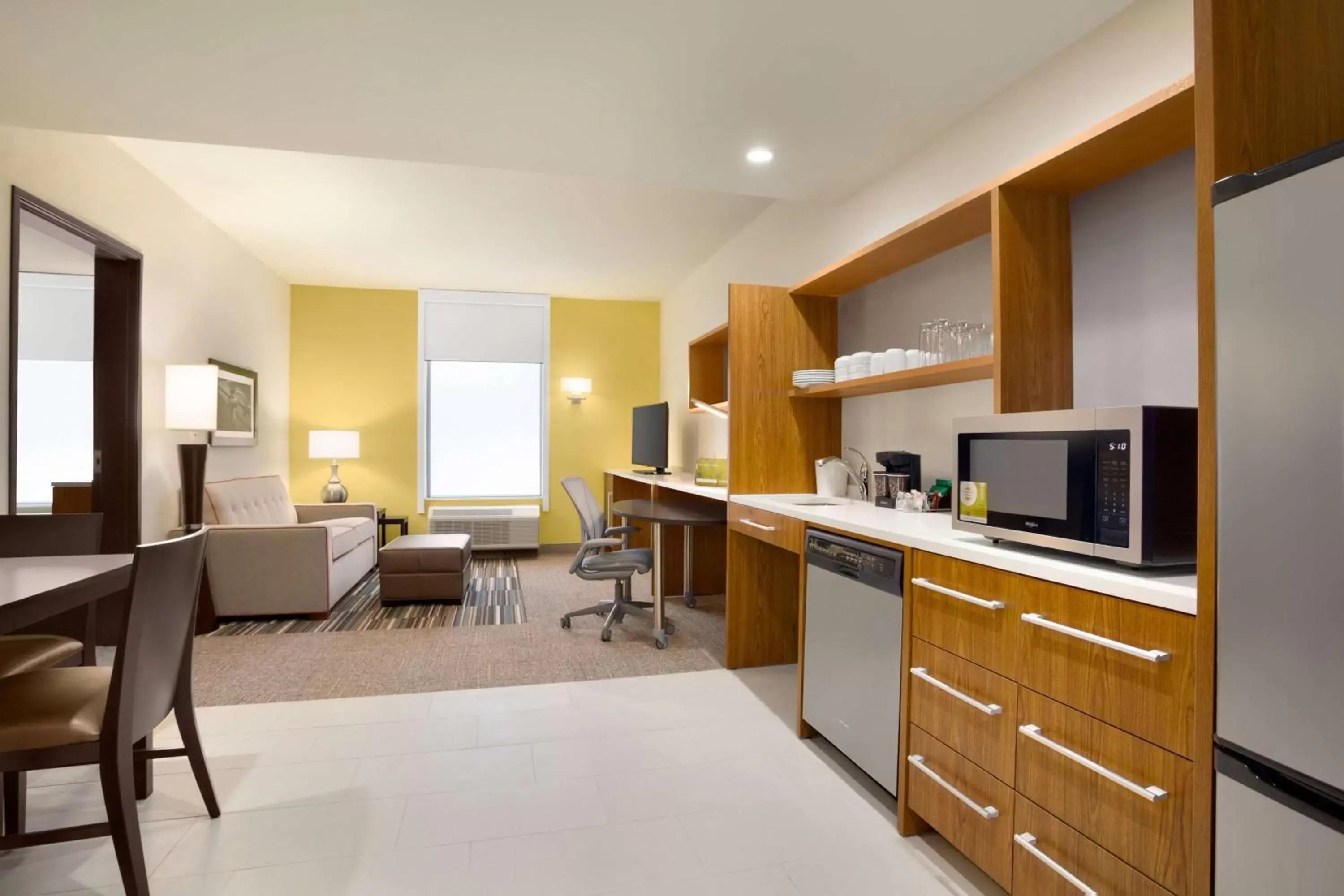 Bedroom, Kitchen/Kitchenette in Home2 Suites By Hilton Birmingham Downtown