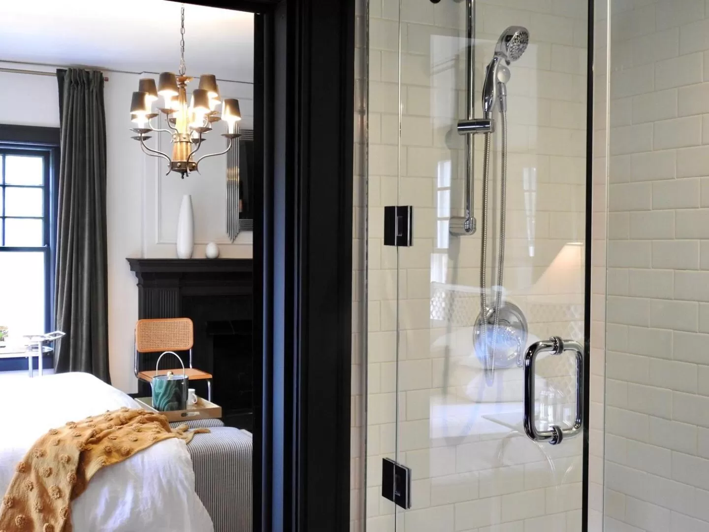 Bathroom, Bed in The Truitt