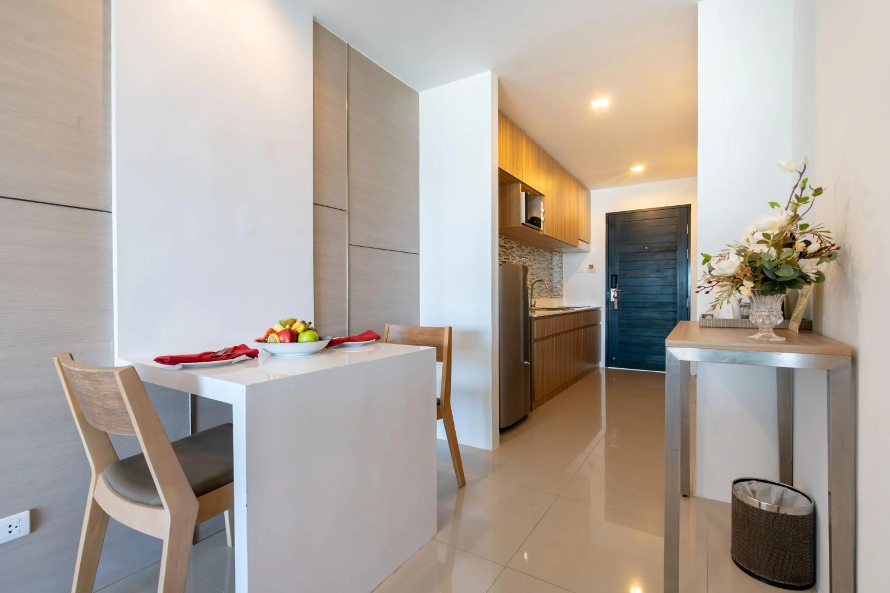 Area and facilities in Patong Bay Hill