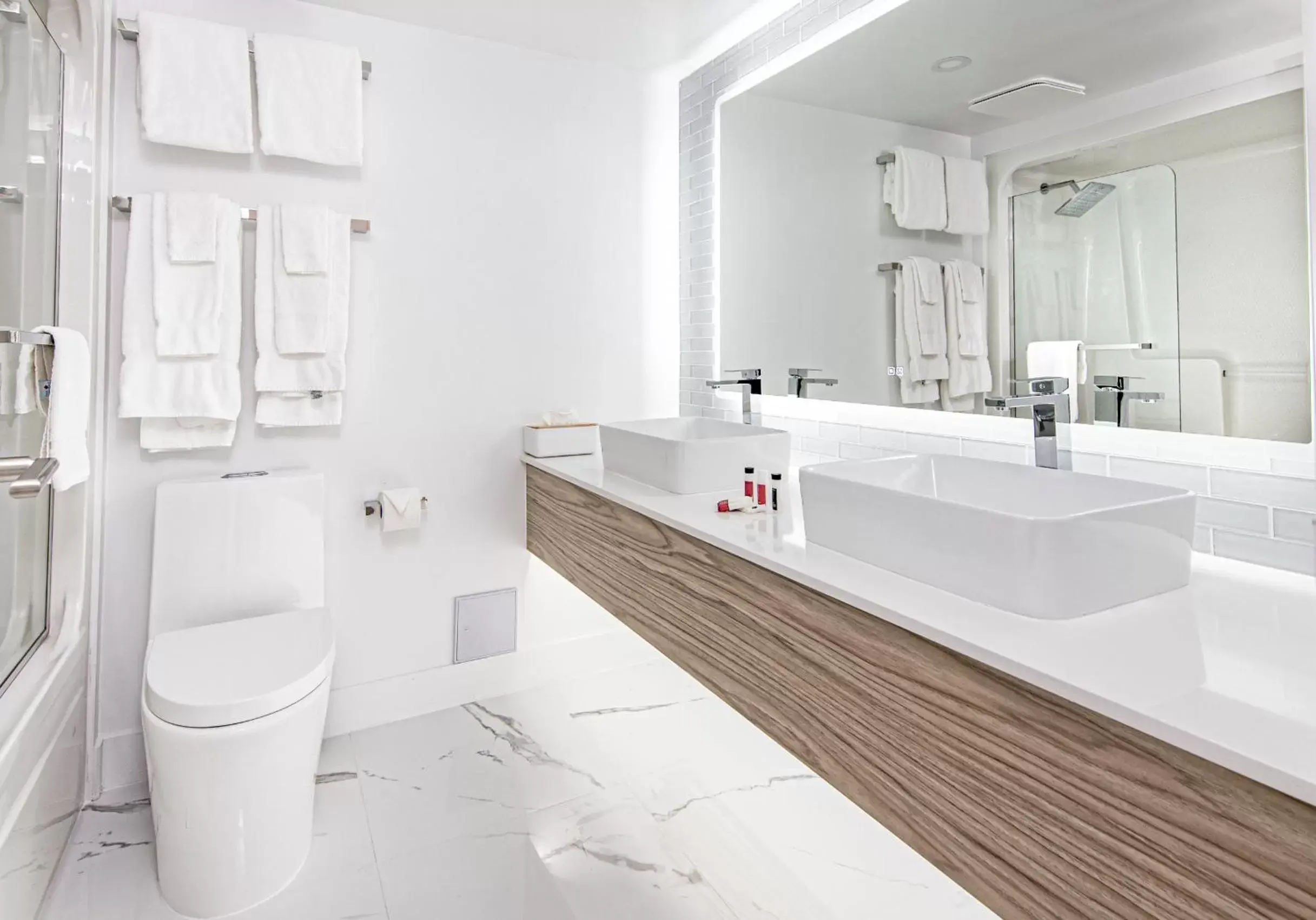 Shower, Bathroom in Strata Hotel