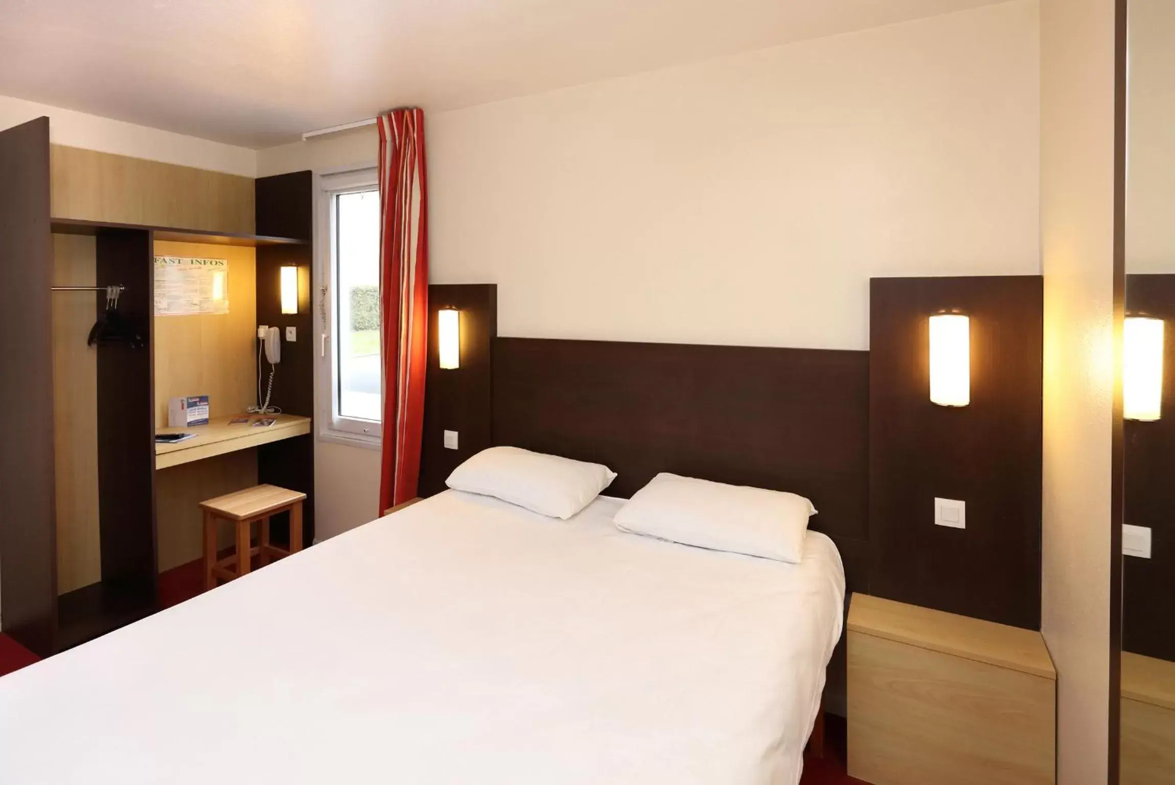 Bed in Fasthotel Reims-Taissy