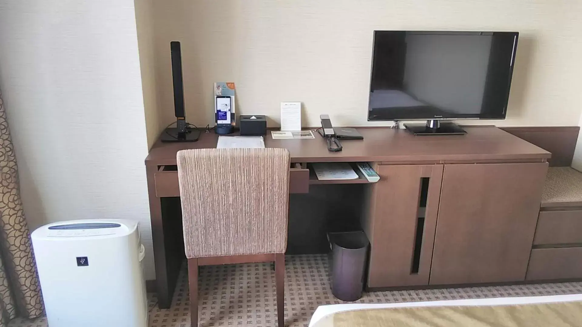 Photo of the whole room, TV/Entertainment Center in Hotel Metropolitan Nagano