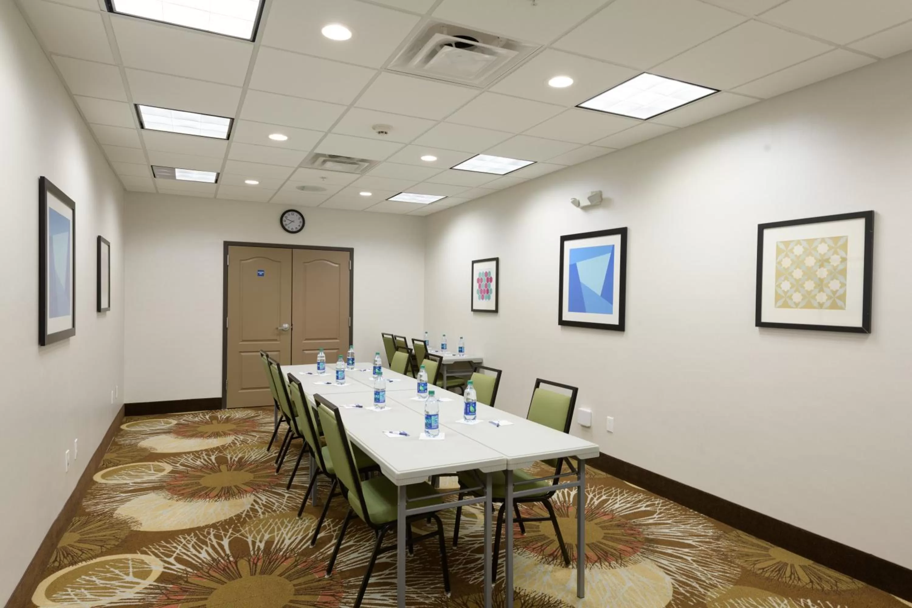 Meeting/conference room in Holiday Inn Express & Suites Jamestown by IHG