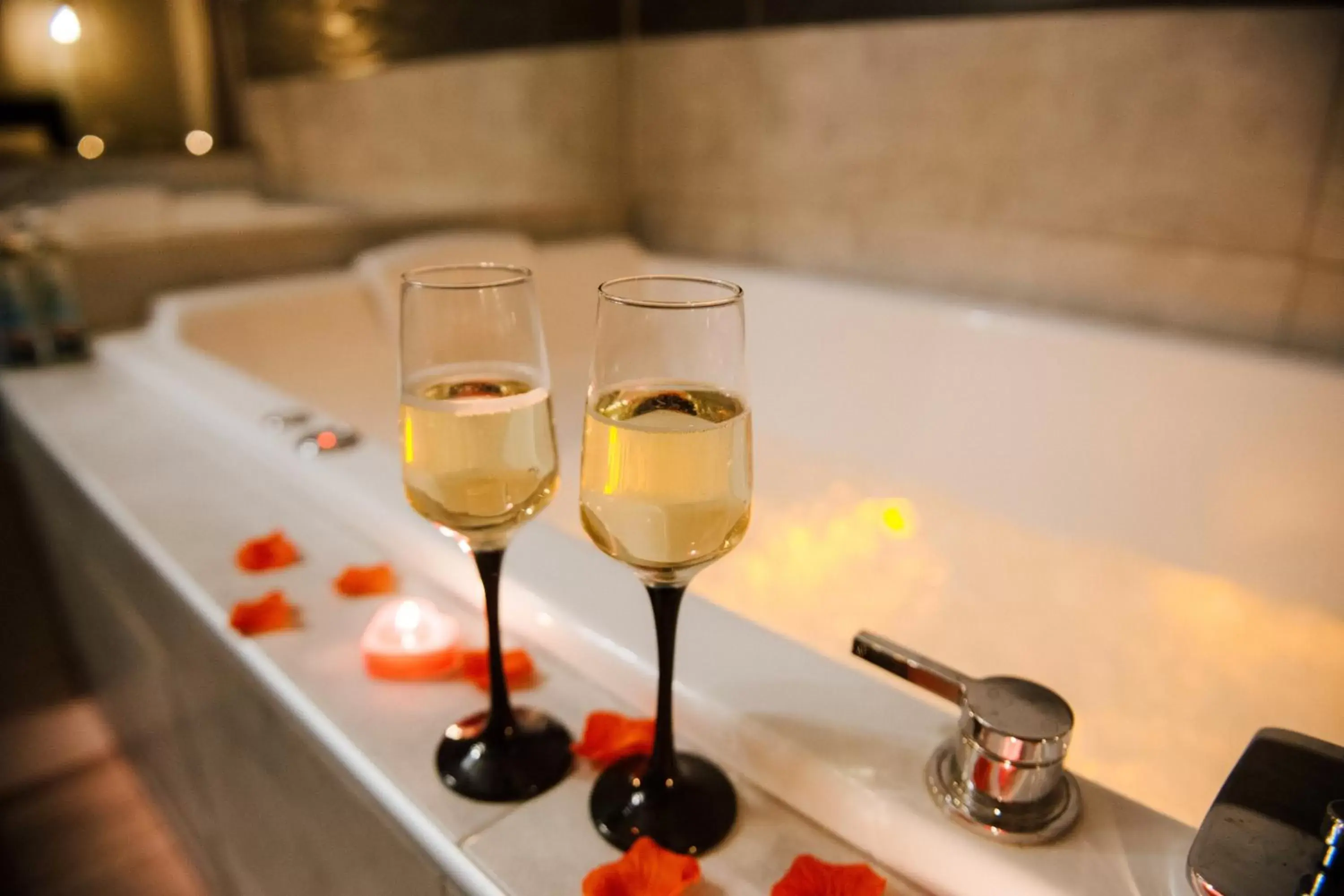 Hot Tub in La Suite Romantique avec Jacuzzi au Cœur de Perpignan