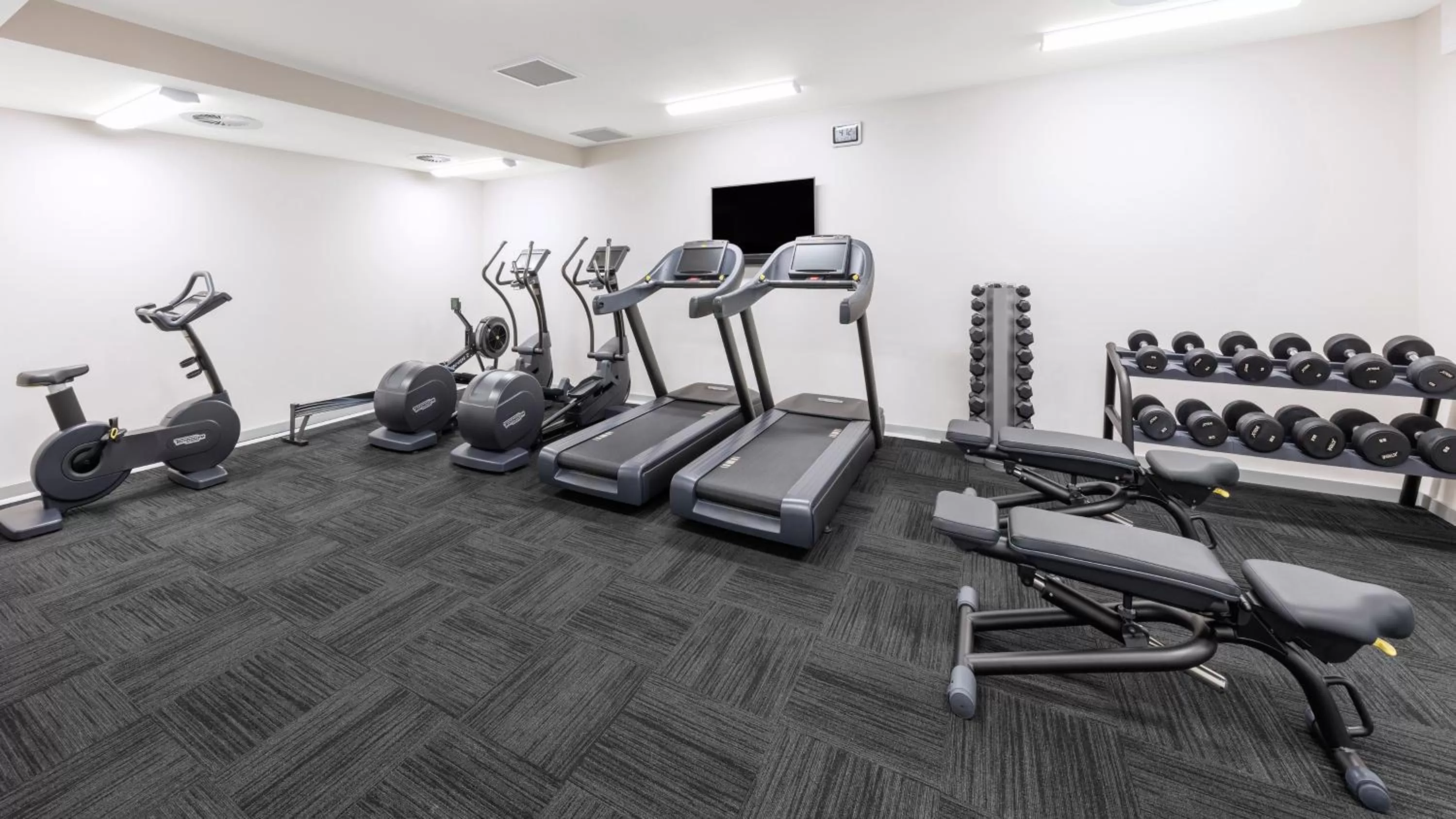 Fitness centre/facilities in Crowne Plaza Christchurch by IHG